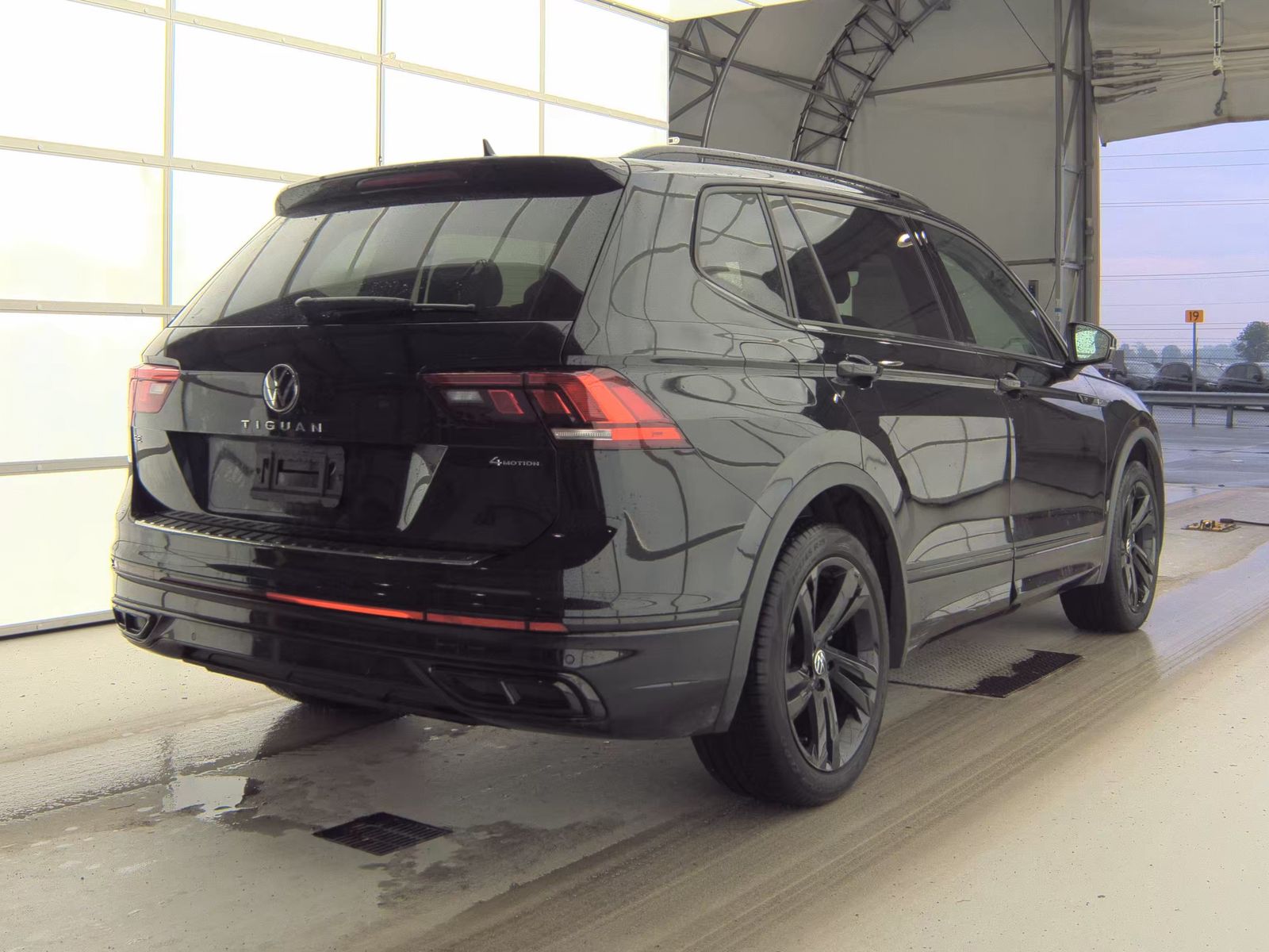 2023 Volkswagen Tiguan 2.0T SE R-Line Black AWD