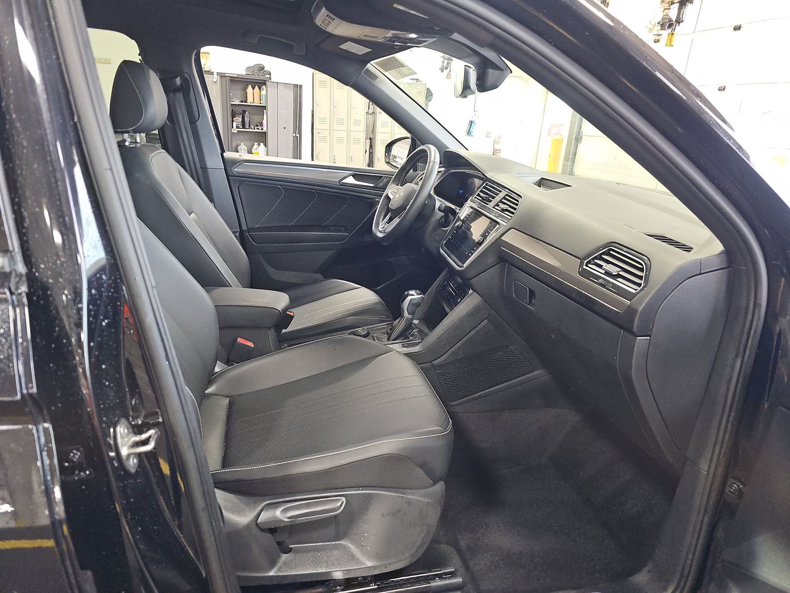 2023 Volkswagen Tiguan 2.0T SE R-Line Black AWD