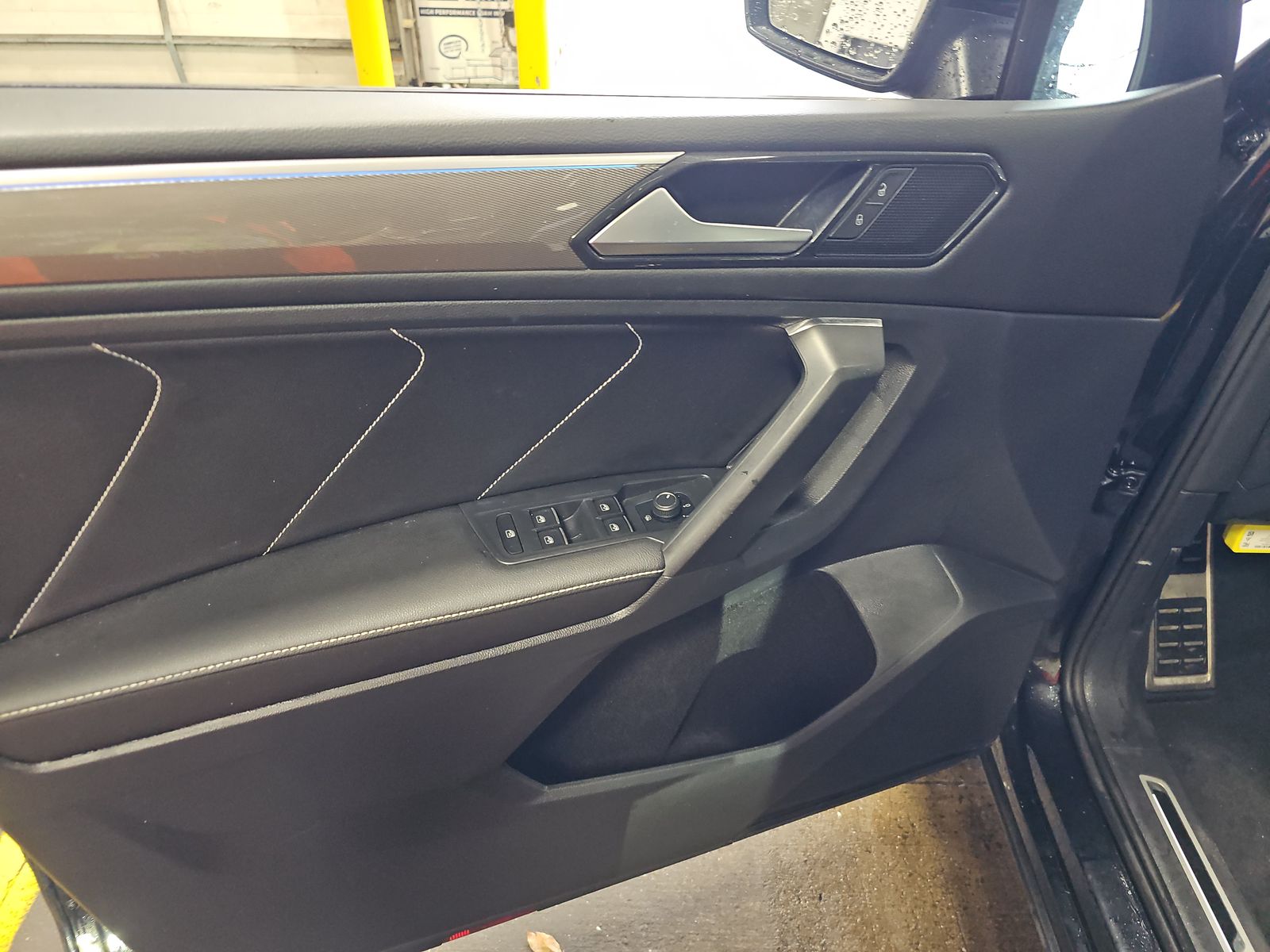 2023 Volkswagen Tiguan 2.0T SE R-Line Black AWD