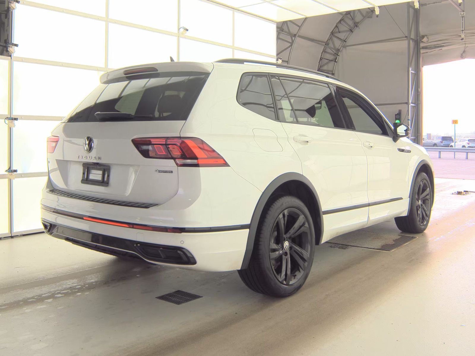 2023 Volkswagen Tiguan 2.0T SE R-Line Black AWD