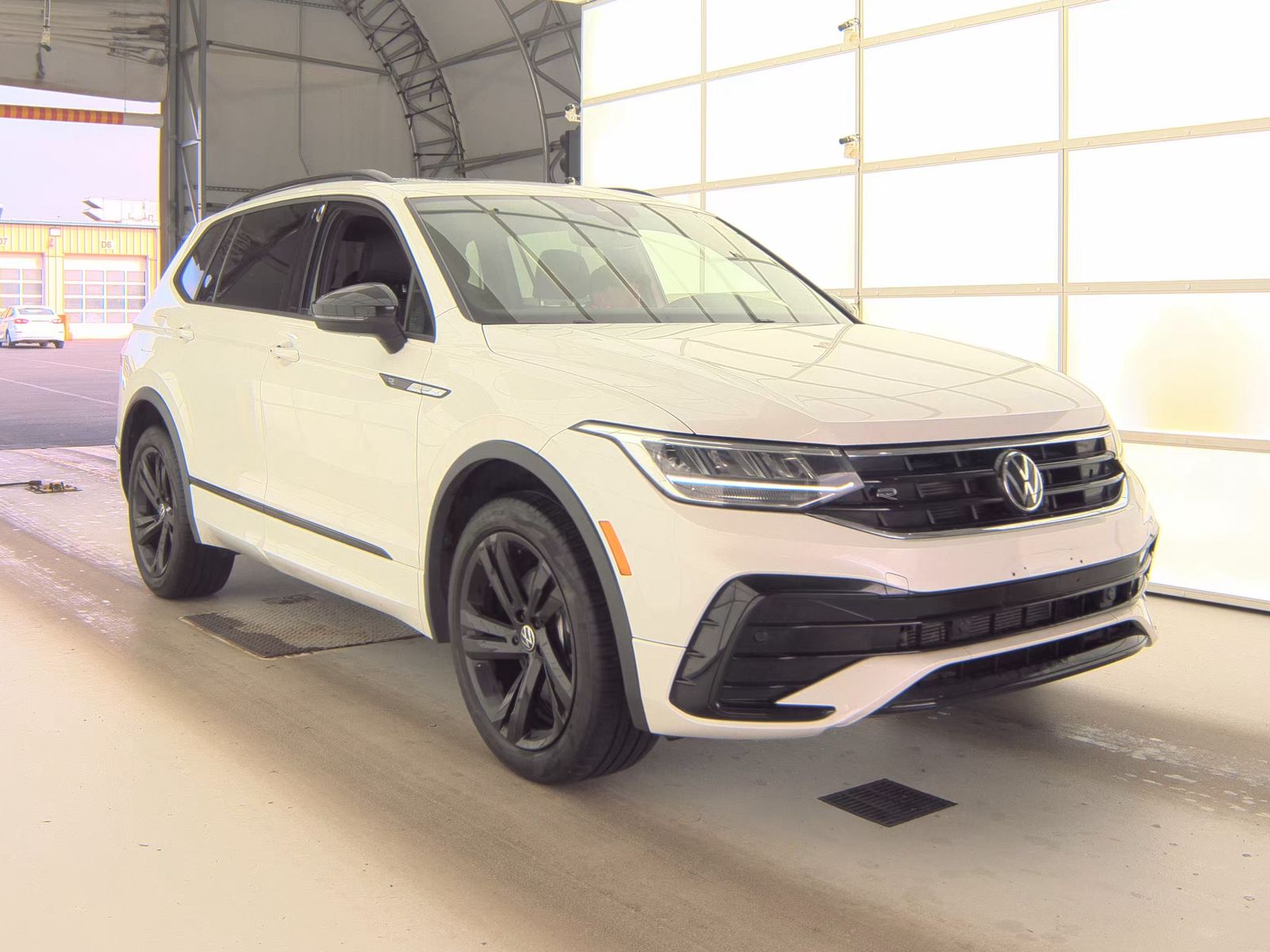 2023 Volkswagen Tiguan 2.0T SE R-Line Black AWD