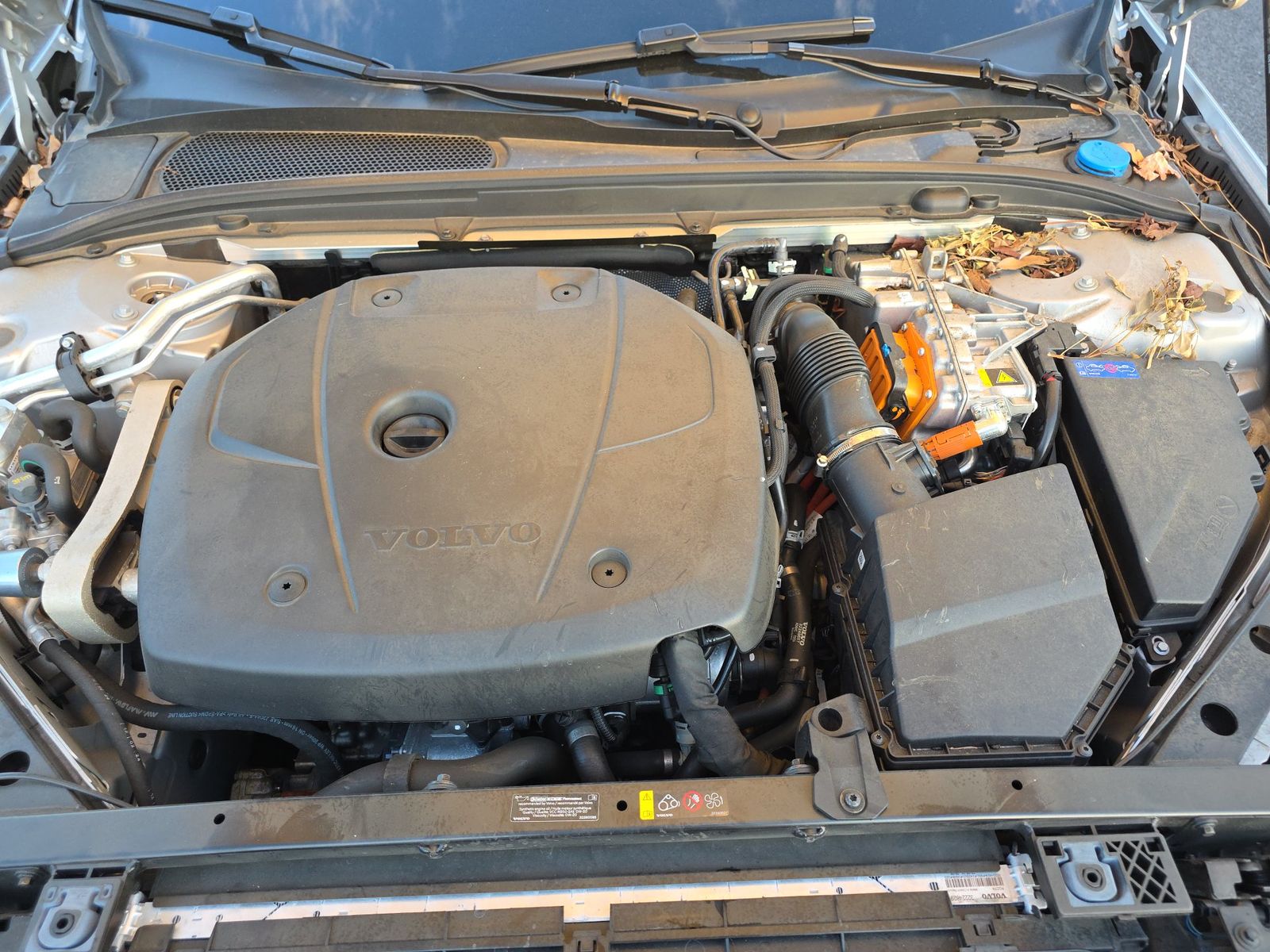 2025 Volvo S60 Plug-In Hybrid T8 Plus AWD