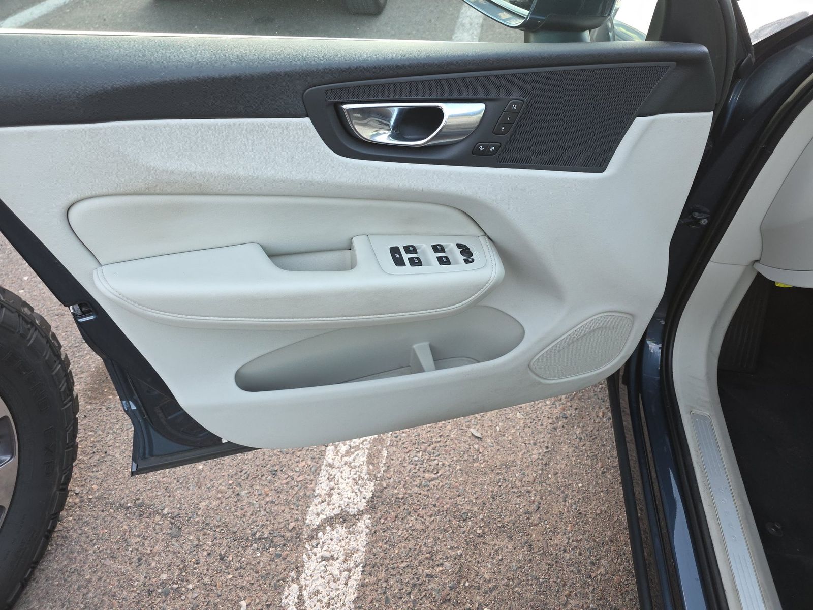 2023 Volvo XC60 B5 Core FWD