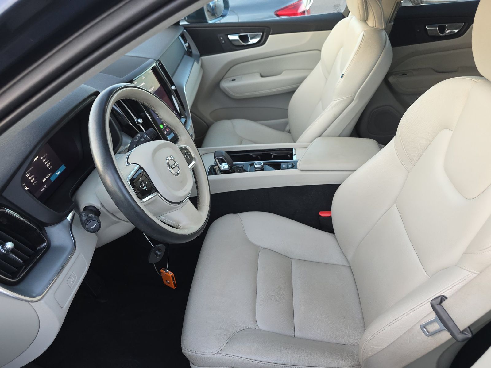 2023 Volvo XC60 B5 Core FWD