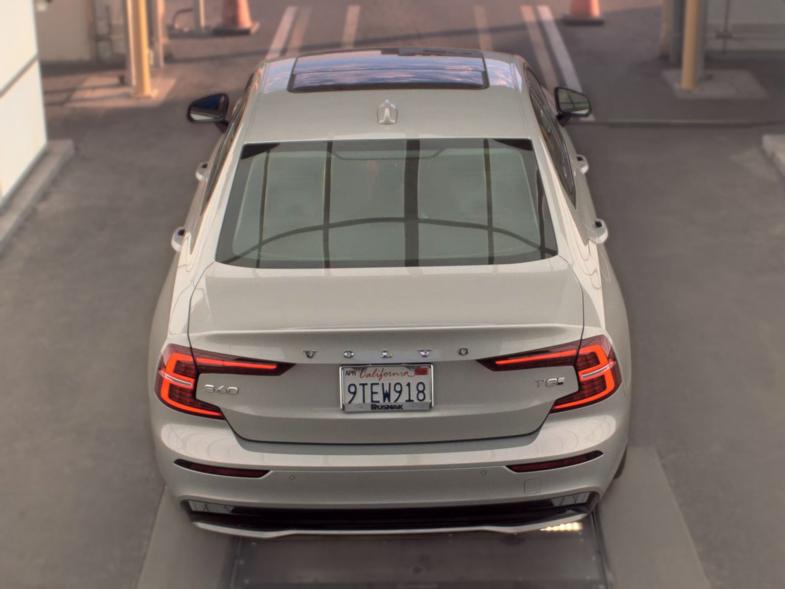 2025 Volvo S60 Plug-In Hybrid T8 Plus AWD