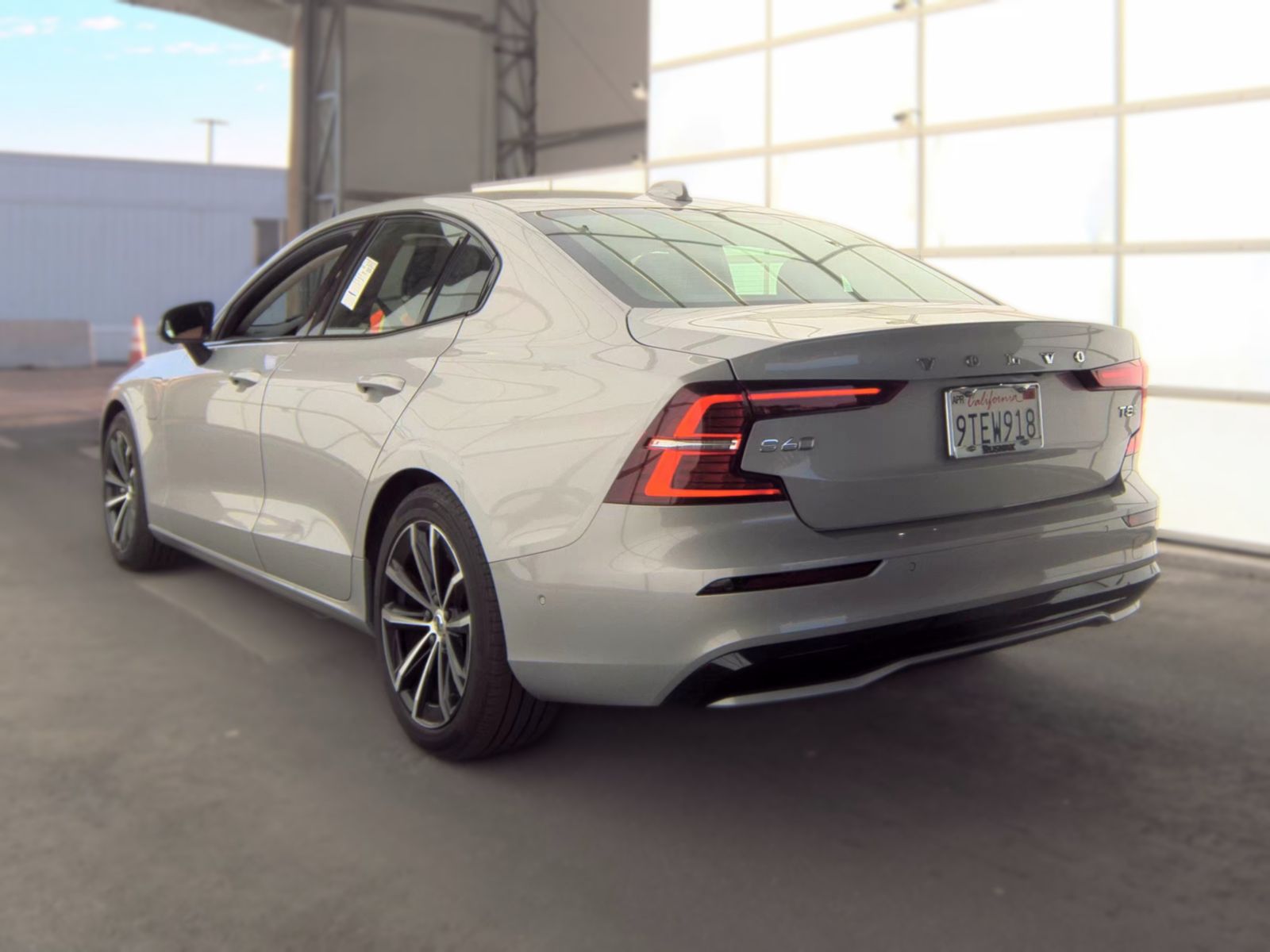 2025 Volvo S60 Plug-In Hybrid T8 Plus AWD