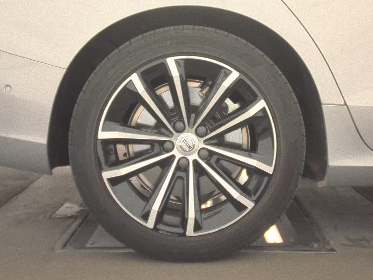 2025 Volvo S60 Plug-In Hybrid T8 Plus AWD