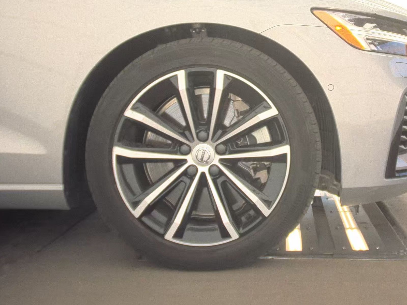 2025 Volvo S60 Plug-In Hybrid T8 Plus AWD