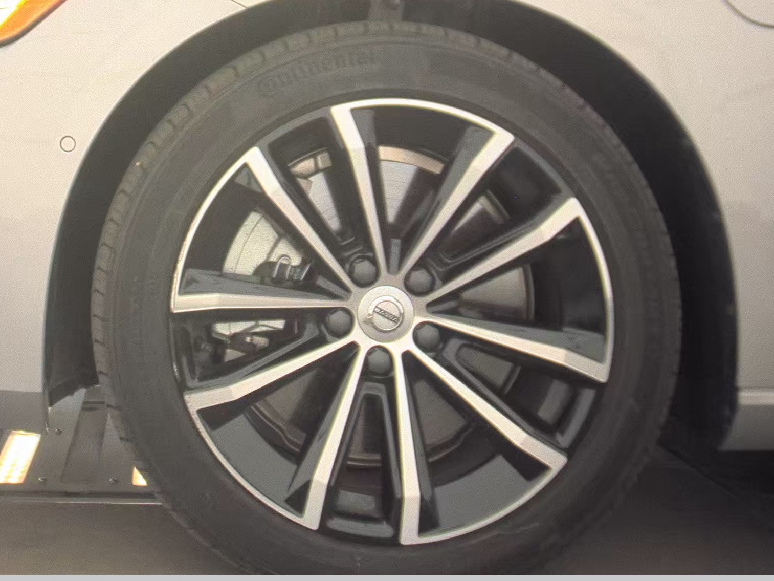 2025 Volvo S60 Plug-In Hybrid T8 Plus AWD