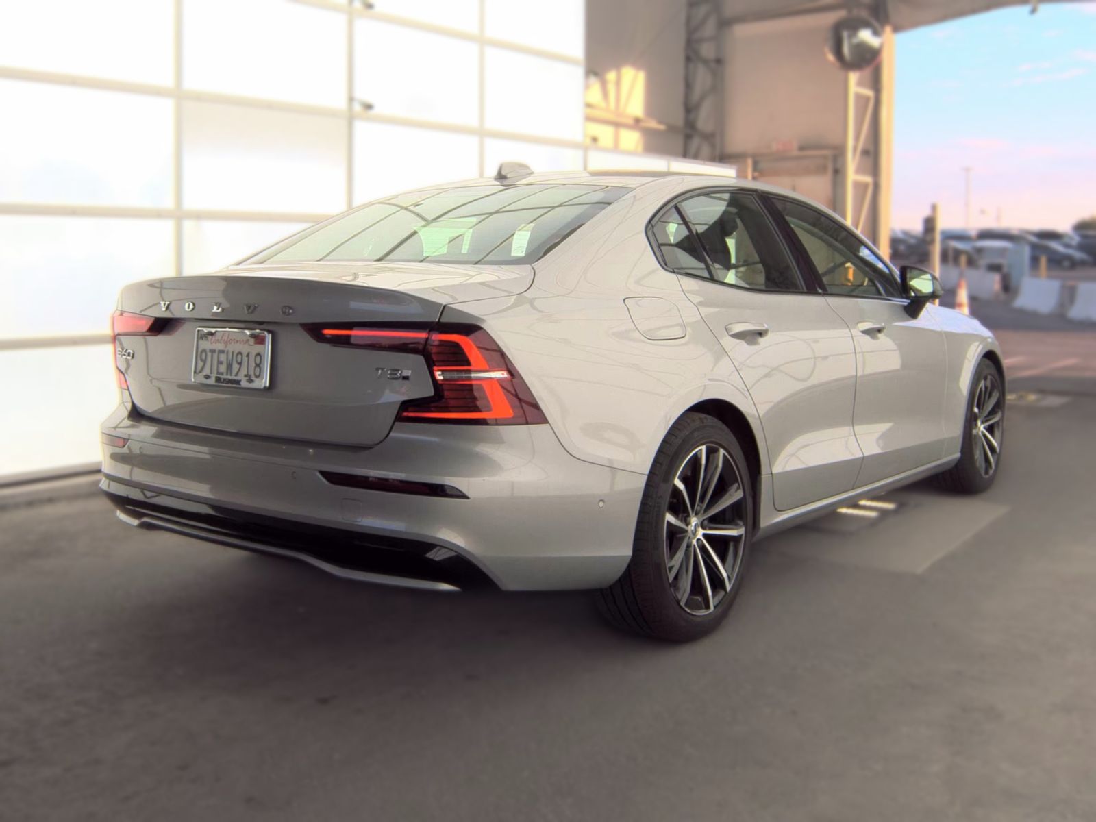 2025 Volvo S60 Plug-In Hybrid T8 Plus AWD