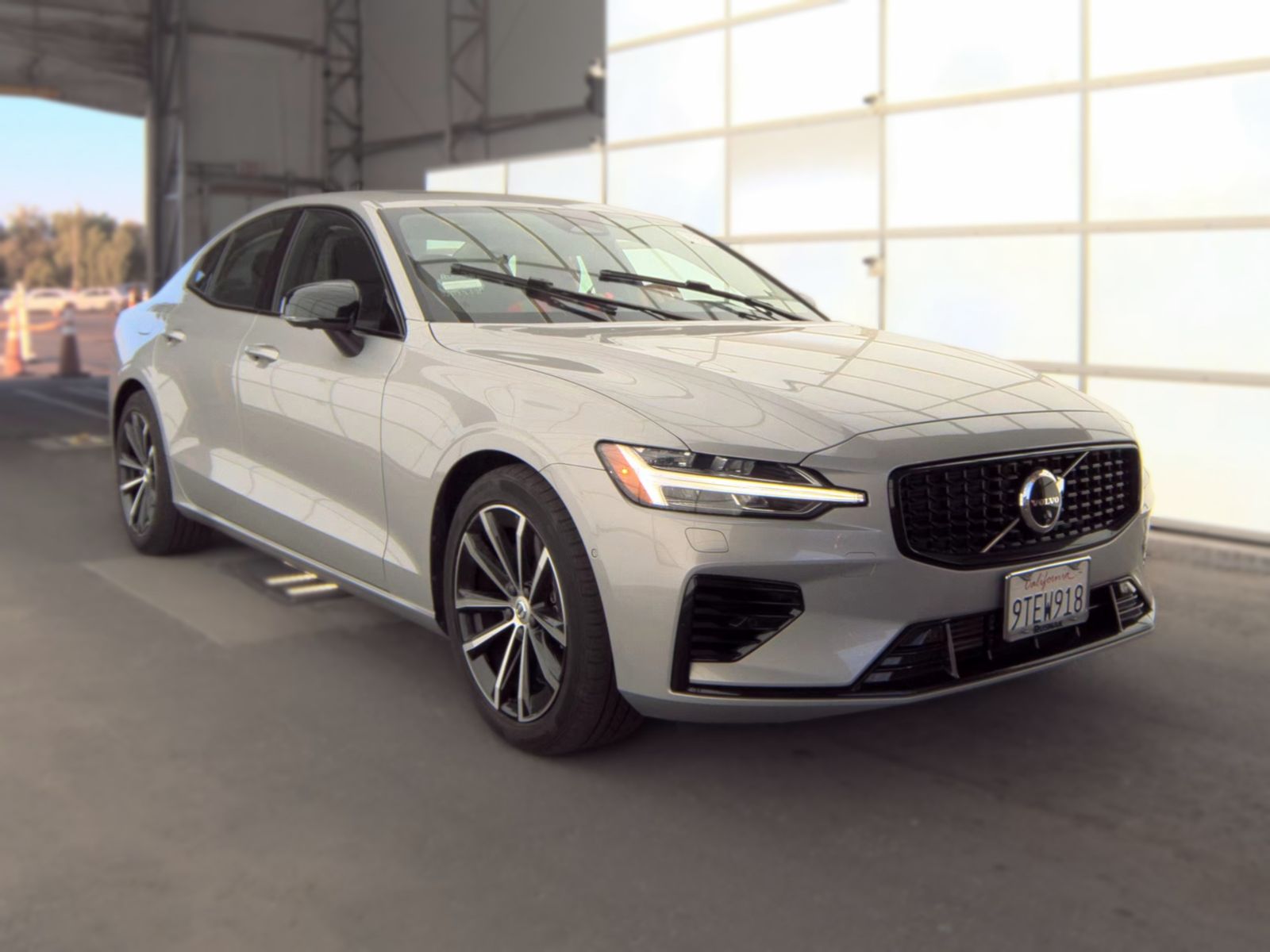 2025 Volvo S60 Plug-In Hybrid T8 Plus AWD