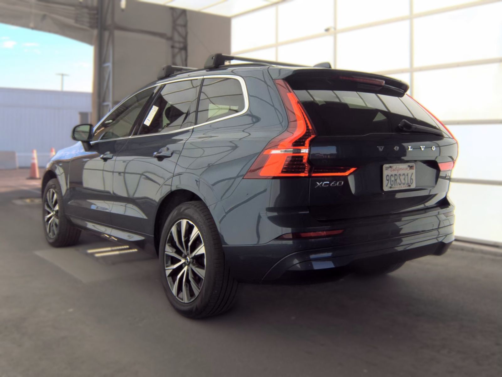 2023 Volvo XC60 B5 Core FWD
