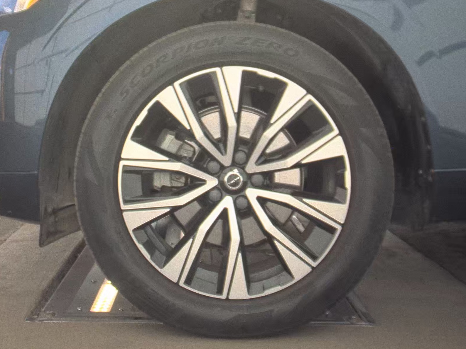 2023 Volvo XC60 B5 Core FWD