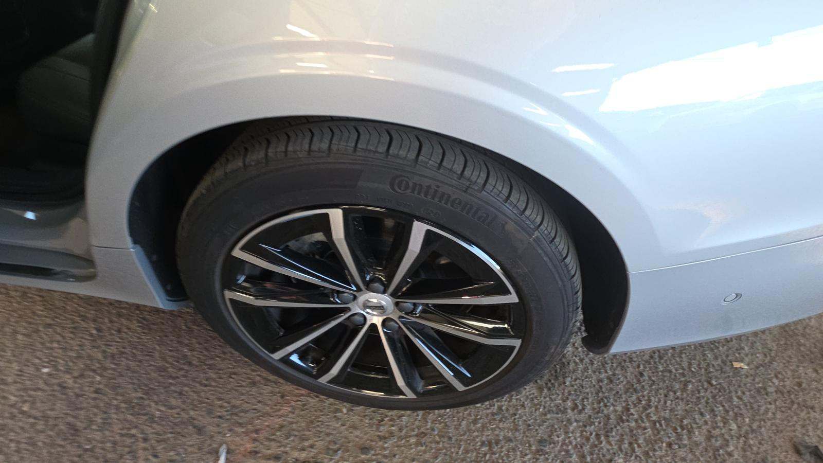 2025 Volvo S60 Plug-In Hybrid T8 Plus AWD