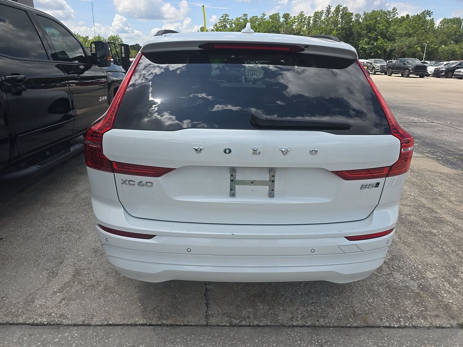 2023 Volvo XC60 B5 Core AWD