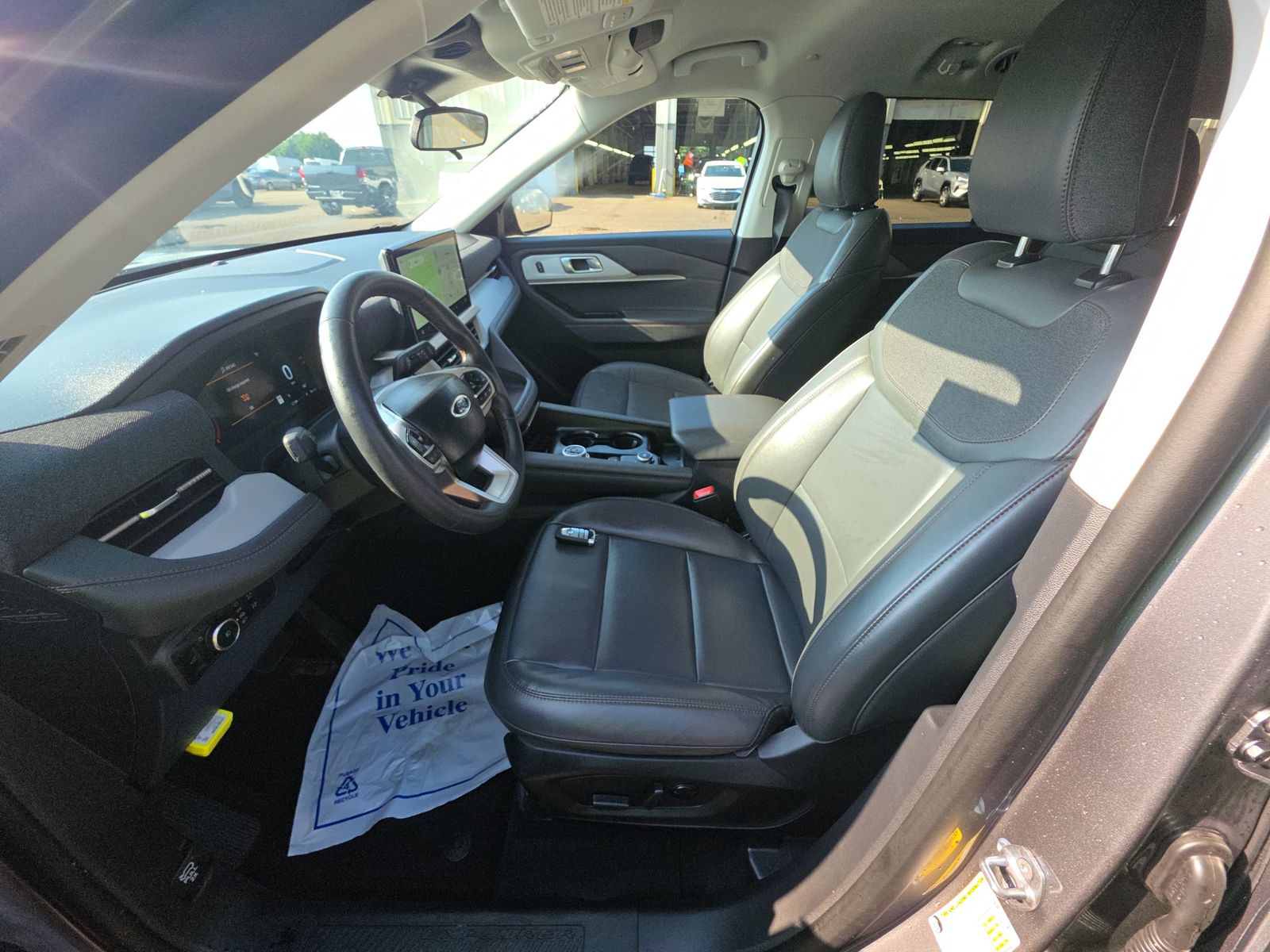 2025 Ford Explorer Active FWD