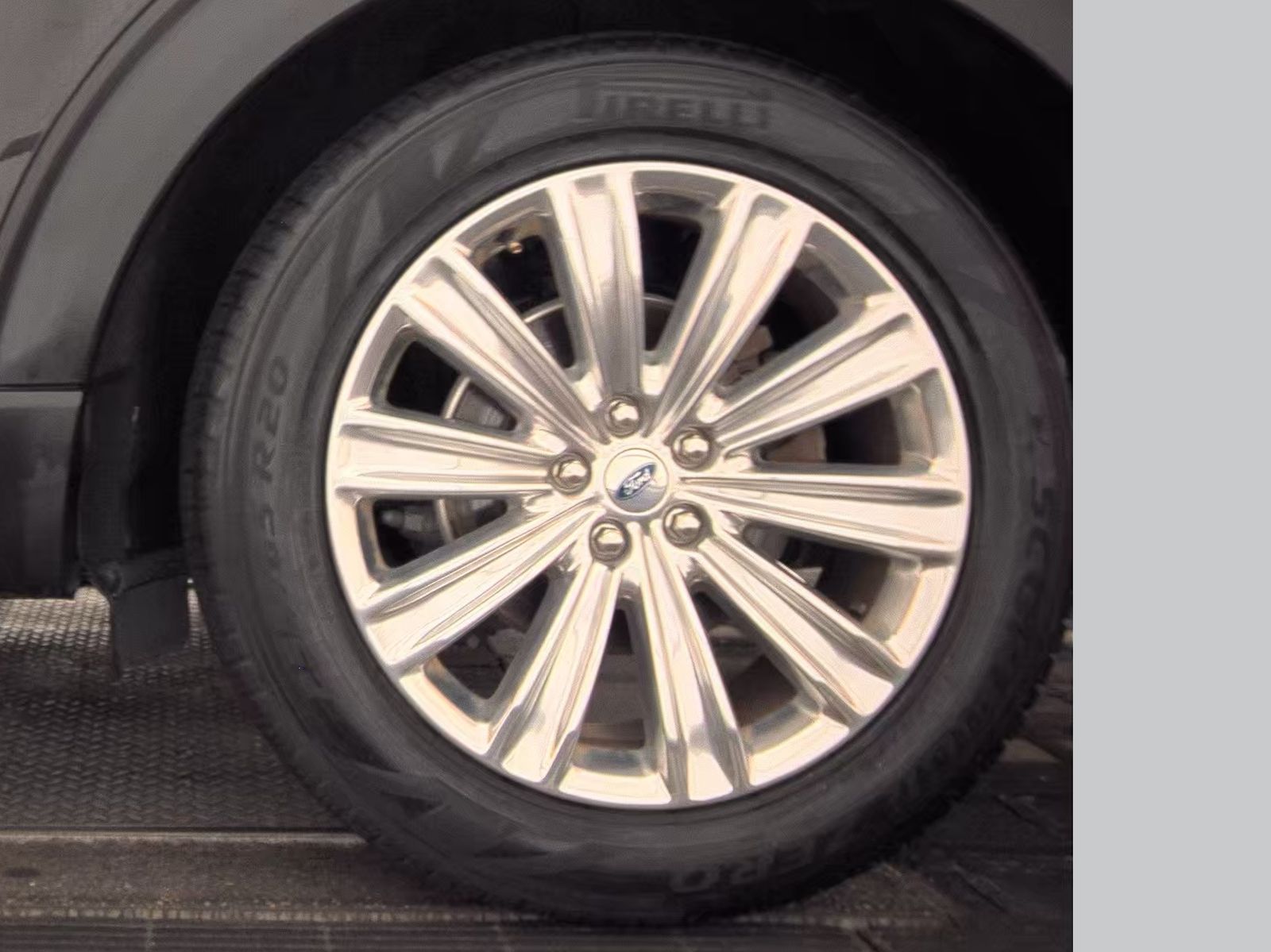 2022 Ford Explorer Limited FWD