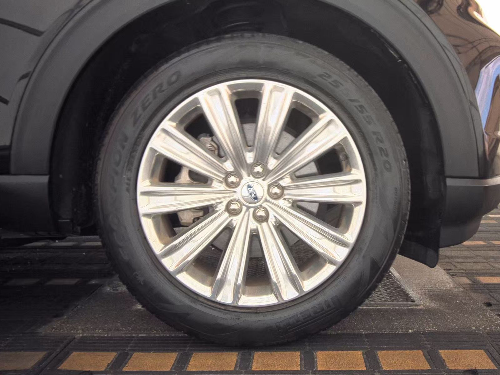 2022 Ford Explorer Limited FWD