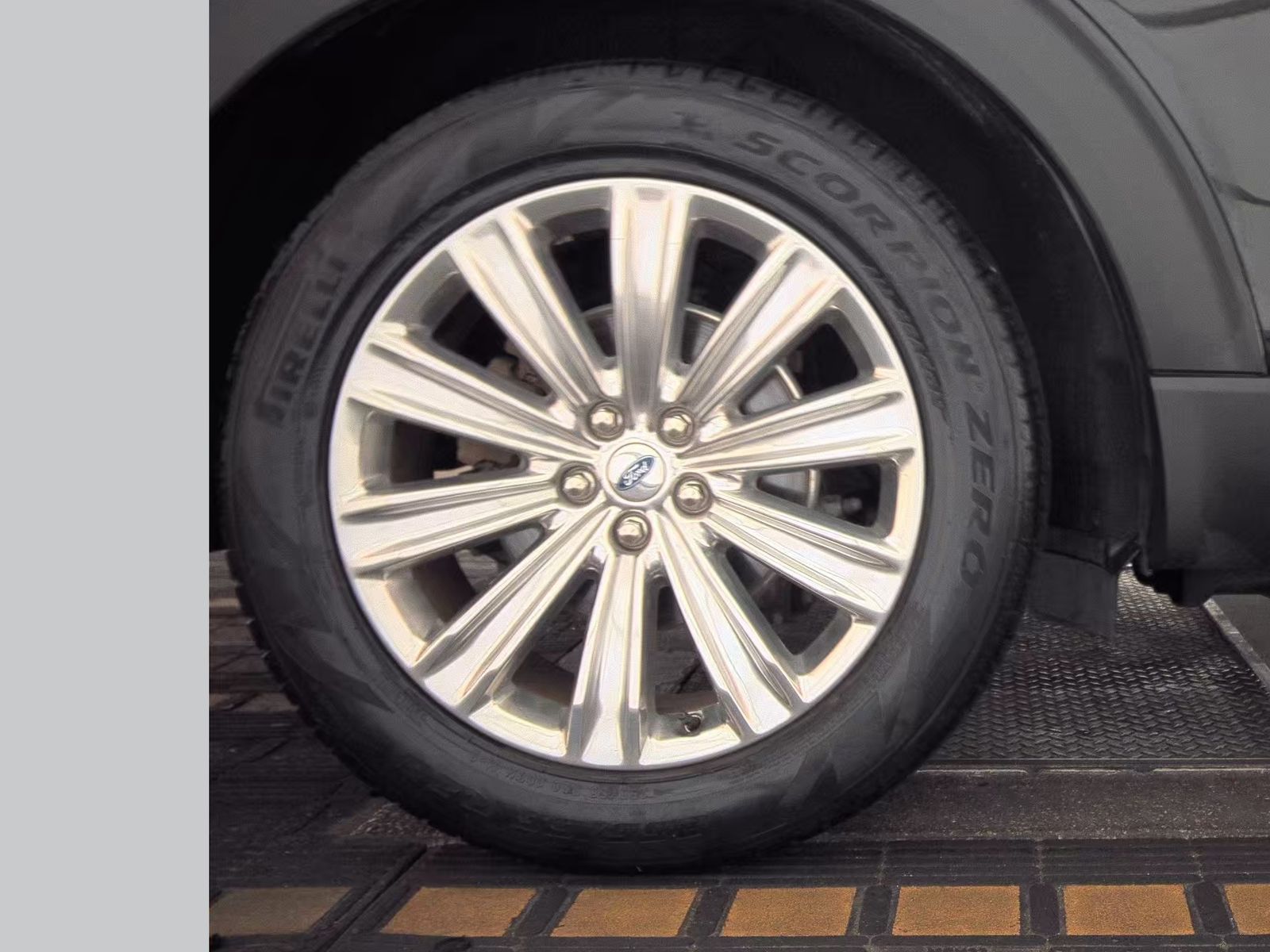 2022 Ford Explorer Limited FWD