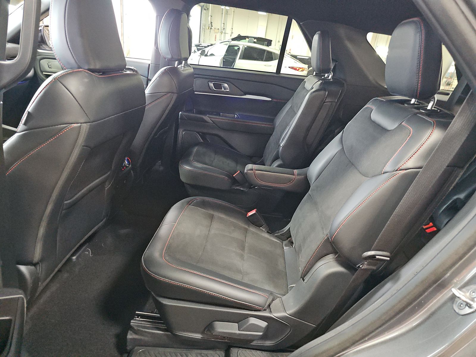 2025 Ford Explorer ST AWD
