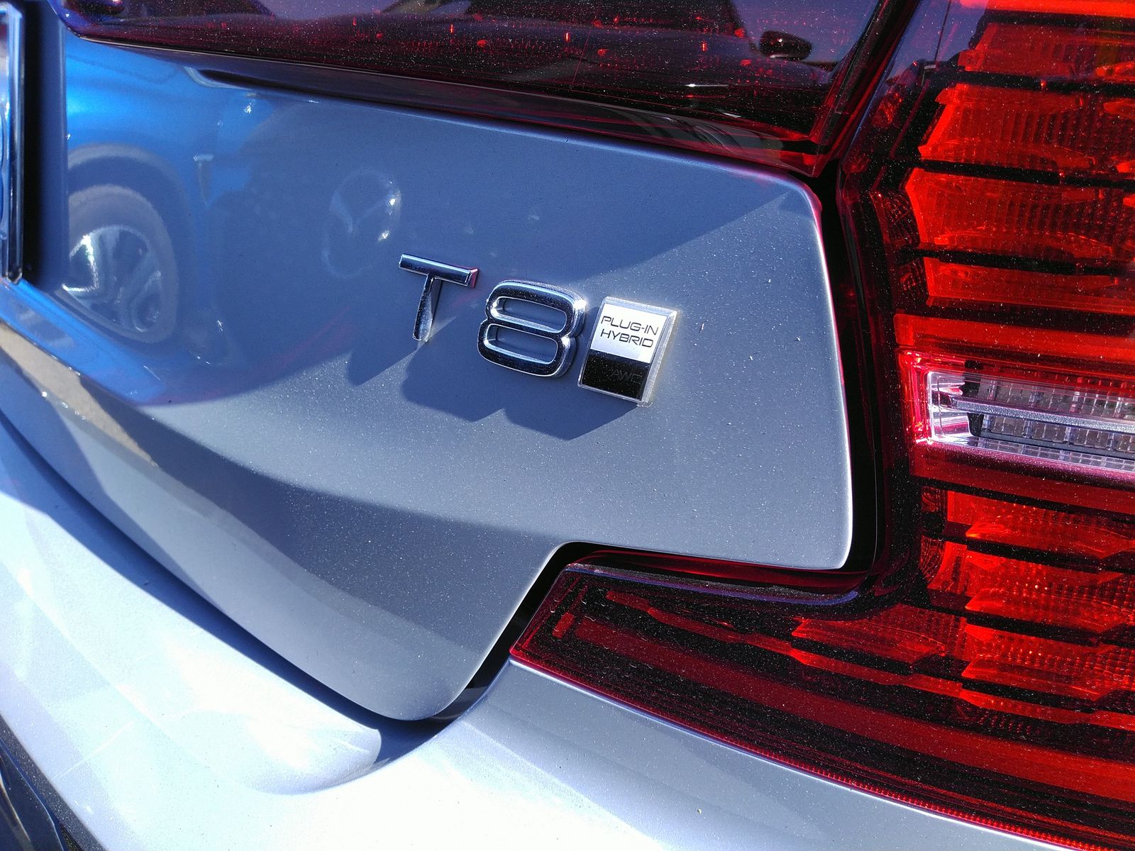 2025 Volvo S60 Plug-In Hybrid T8 Plus AWD