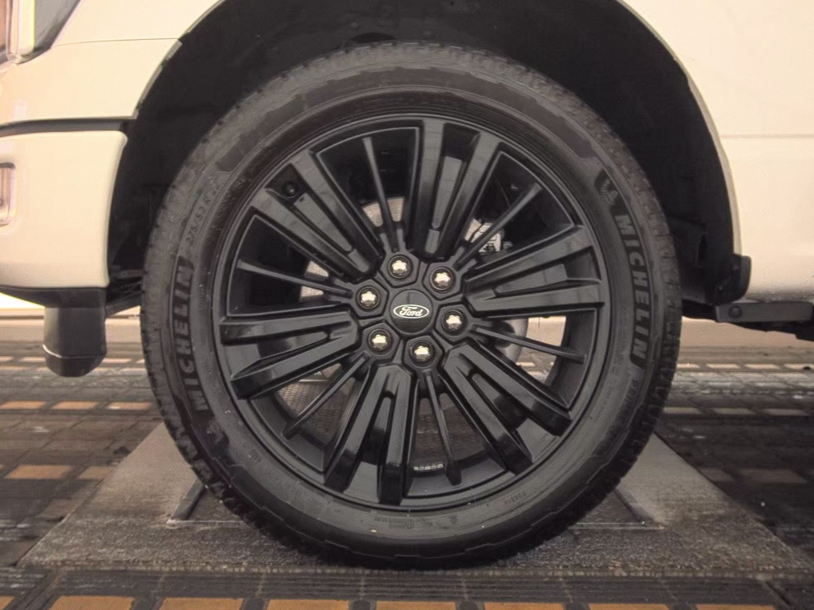 2025 Ford F-150 Hybrid Platinum AWD