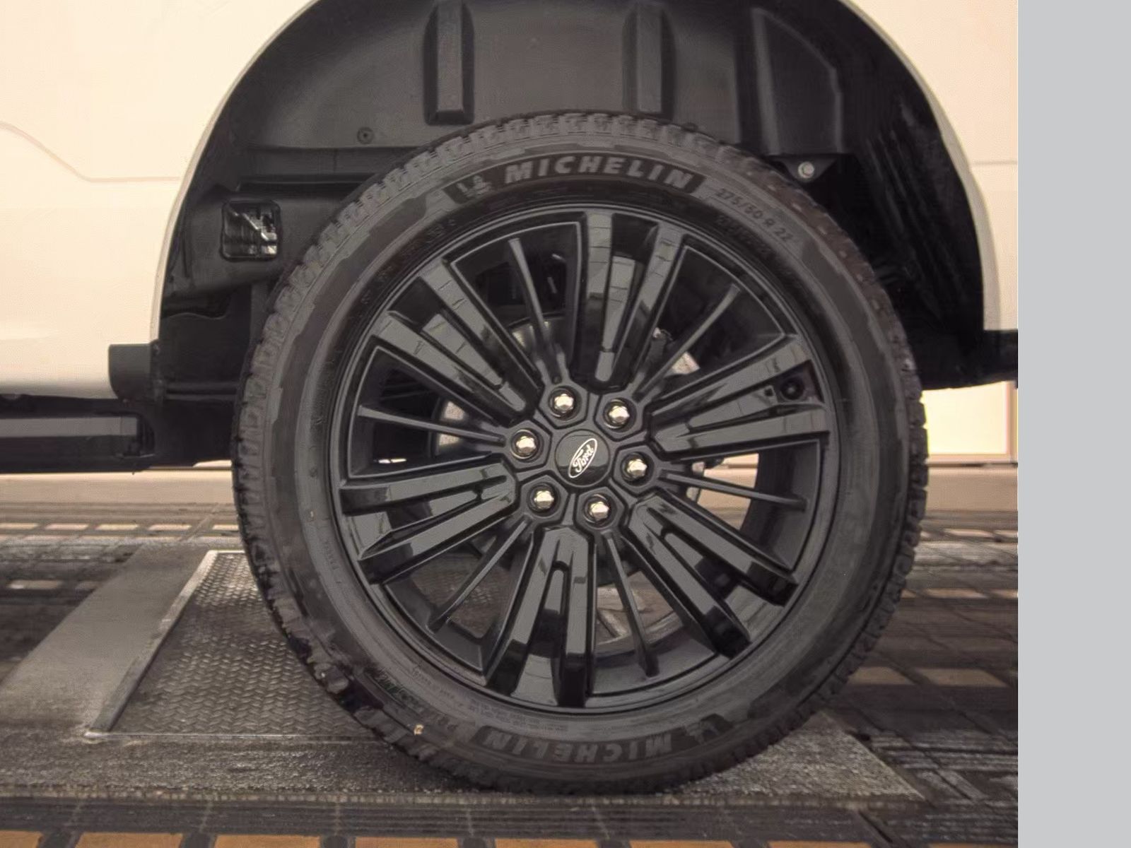 2025 Ford F-150 Hybrid Platinum AWD