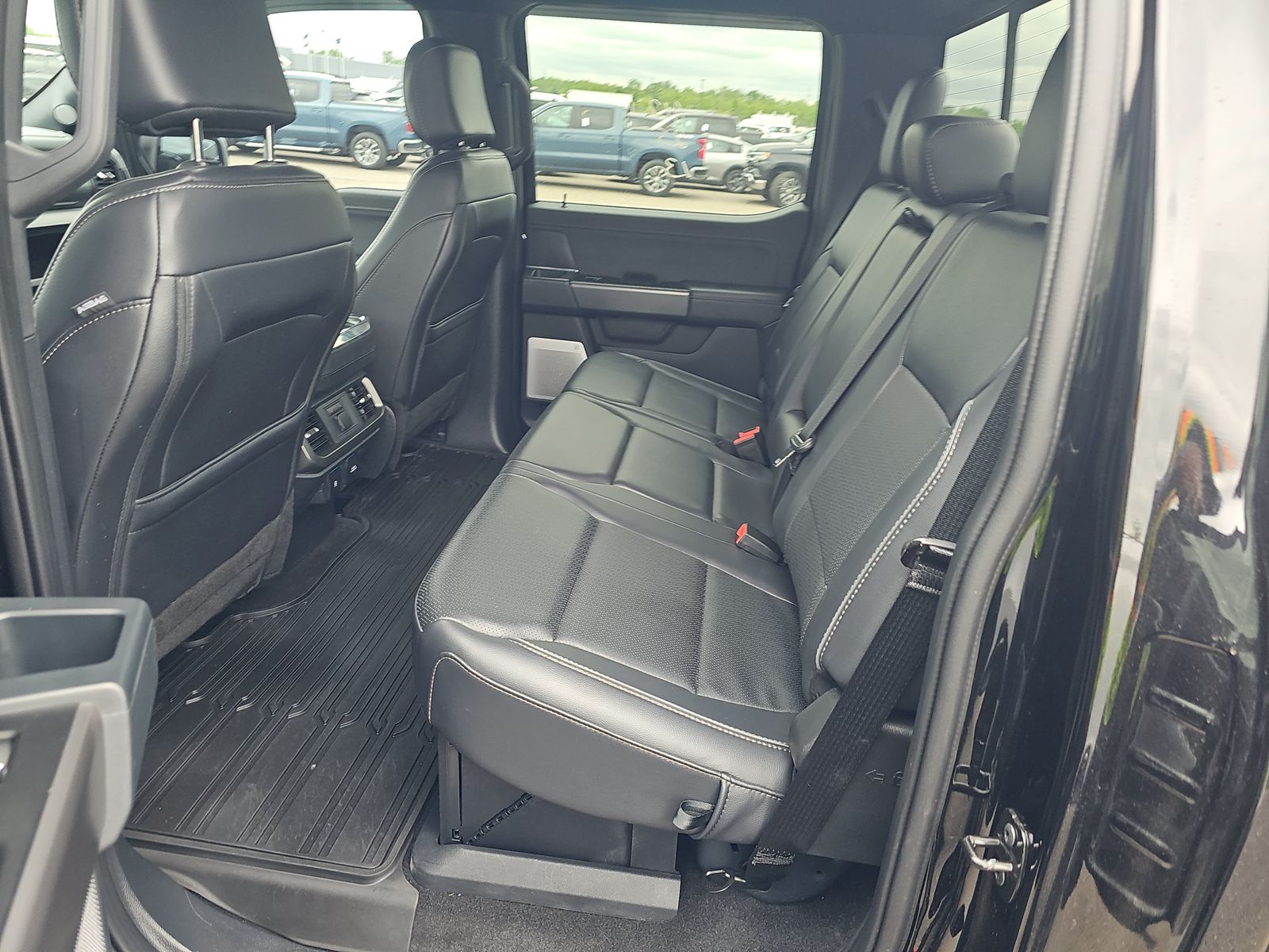 2025 Ford F-150 Lariat AWD