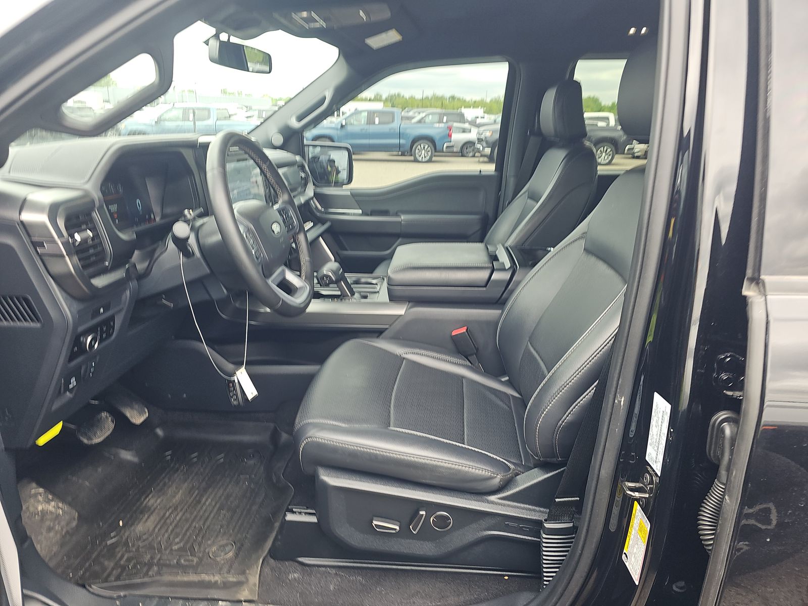 2025 Ford F-150 Lariat AWD