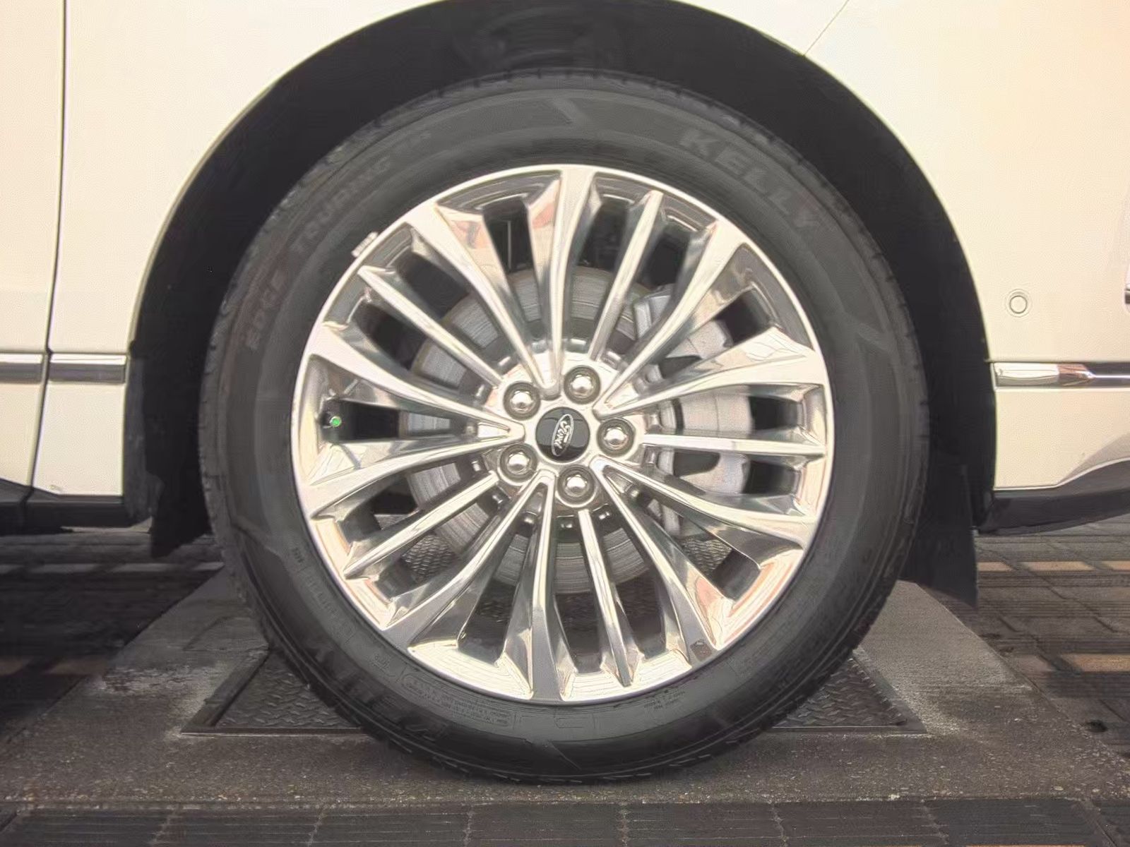 2022 Ford Edge Titanium AWD