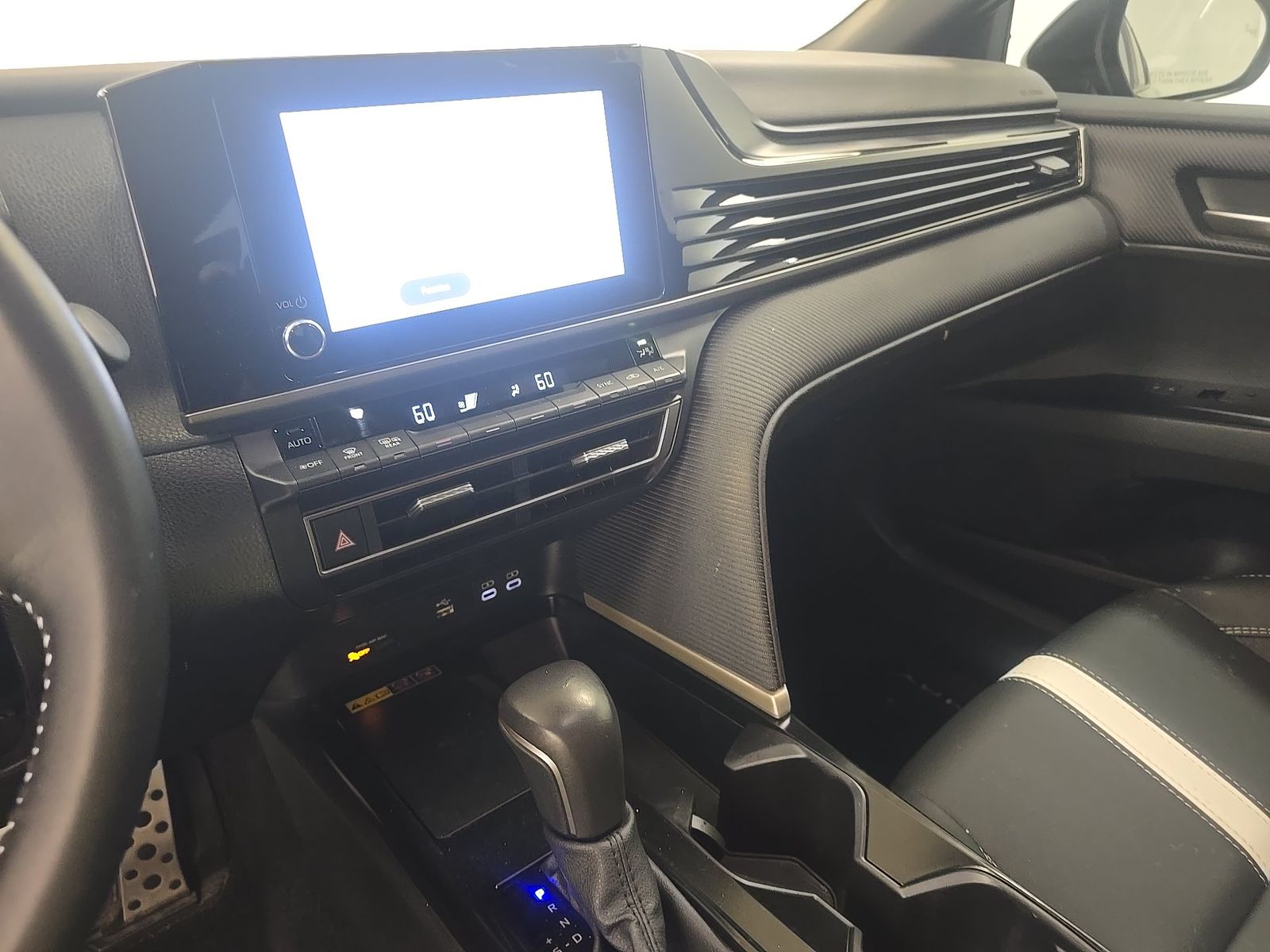 2026 Toyota Camry SE FWD