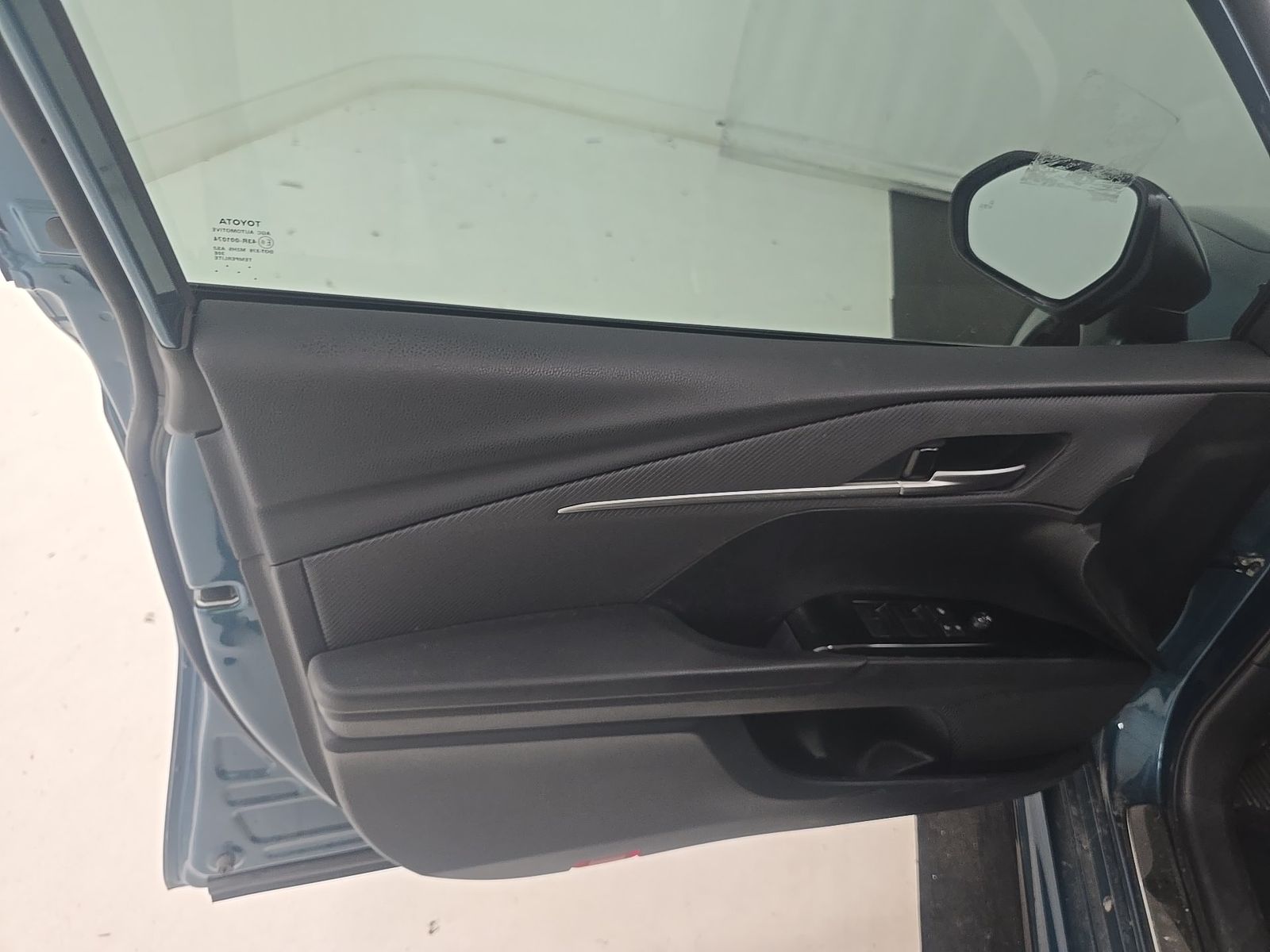 2026 Toyota Camry SE FWD