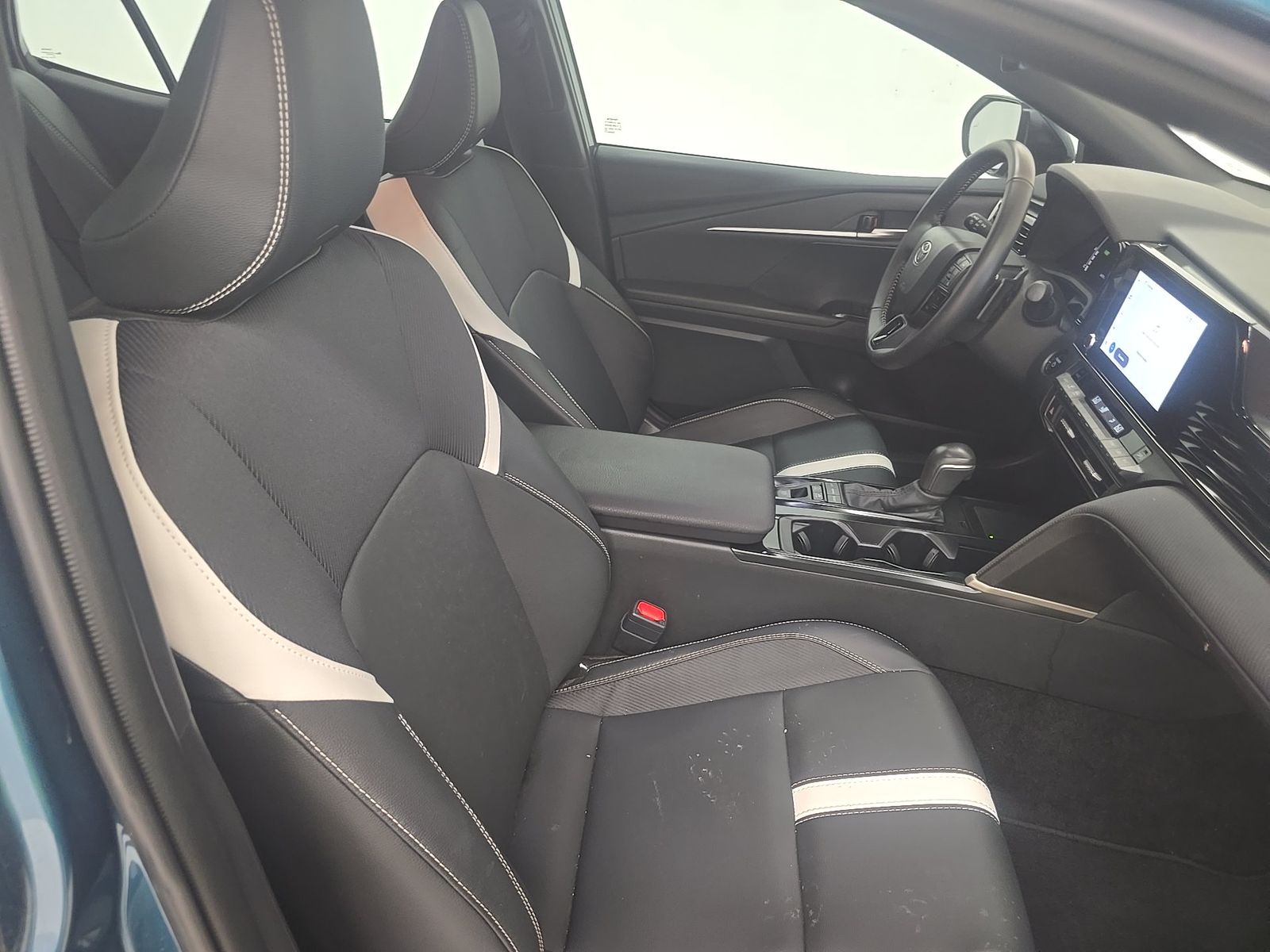 2026 Toyota Camry SE FWD