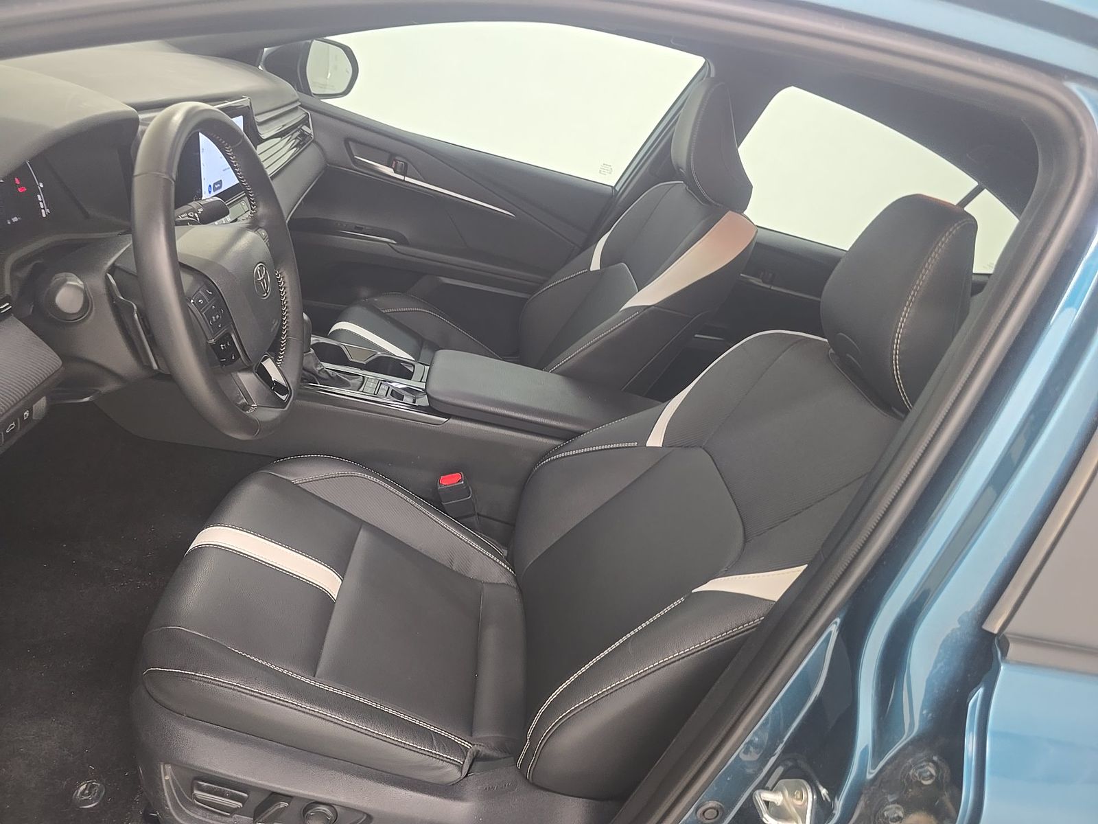 2026 Toyota Camry SE FWD