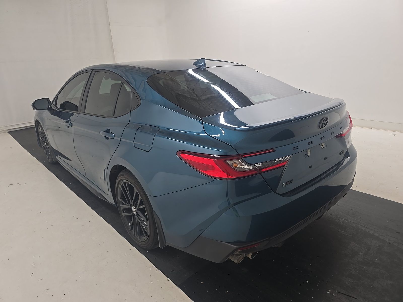 2026 Toyota Camry SE FWD