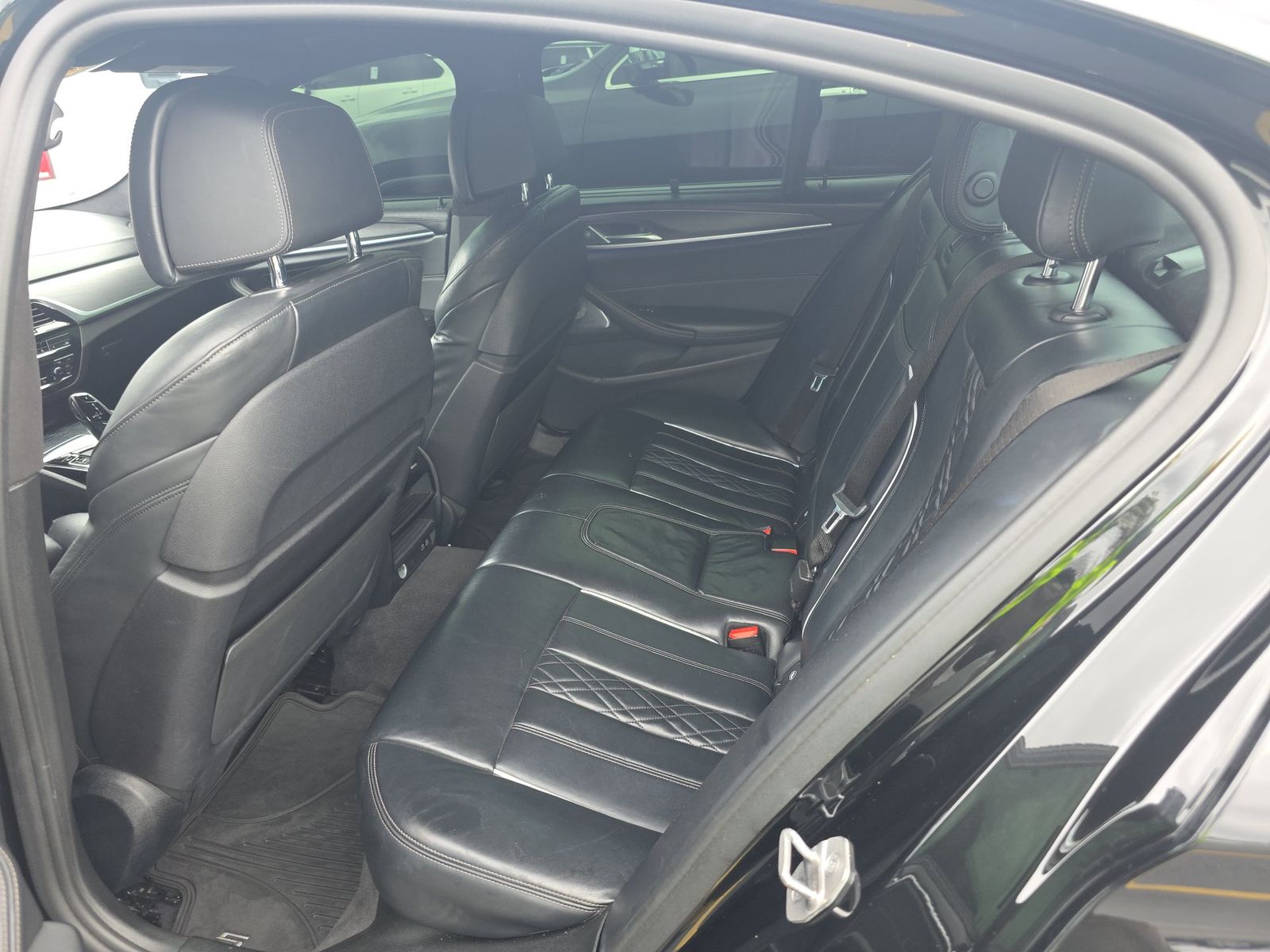 2022 BMW 5 Series M550i xDrive AWD