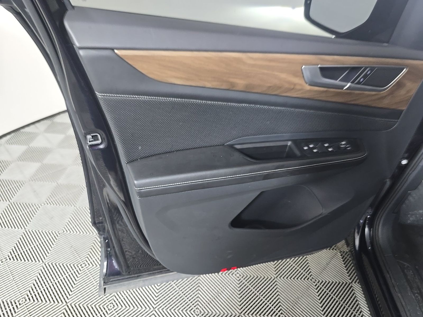 2024 Volkswagen Atlas 2.0T SE FWD