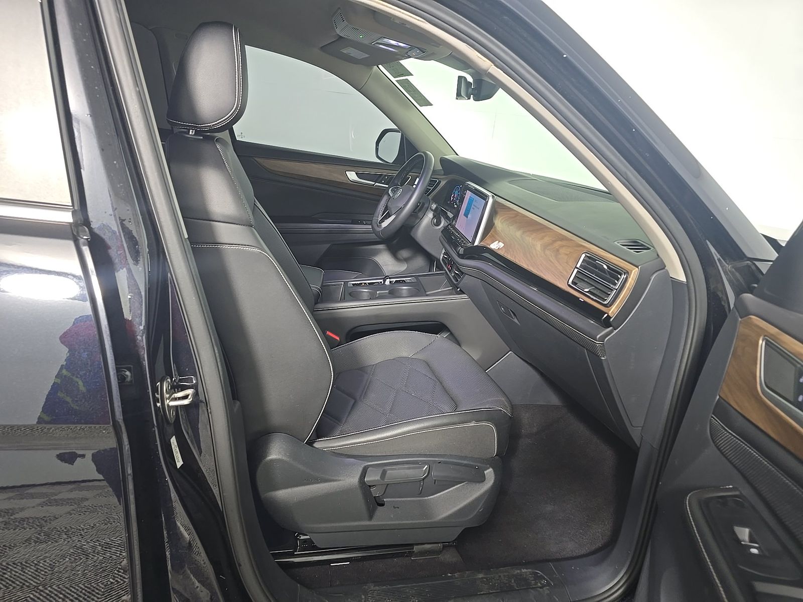 2024 Volkswagen Atlas 2.0T SE FWD