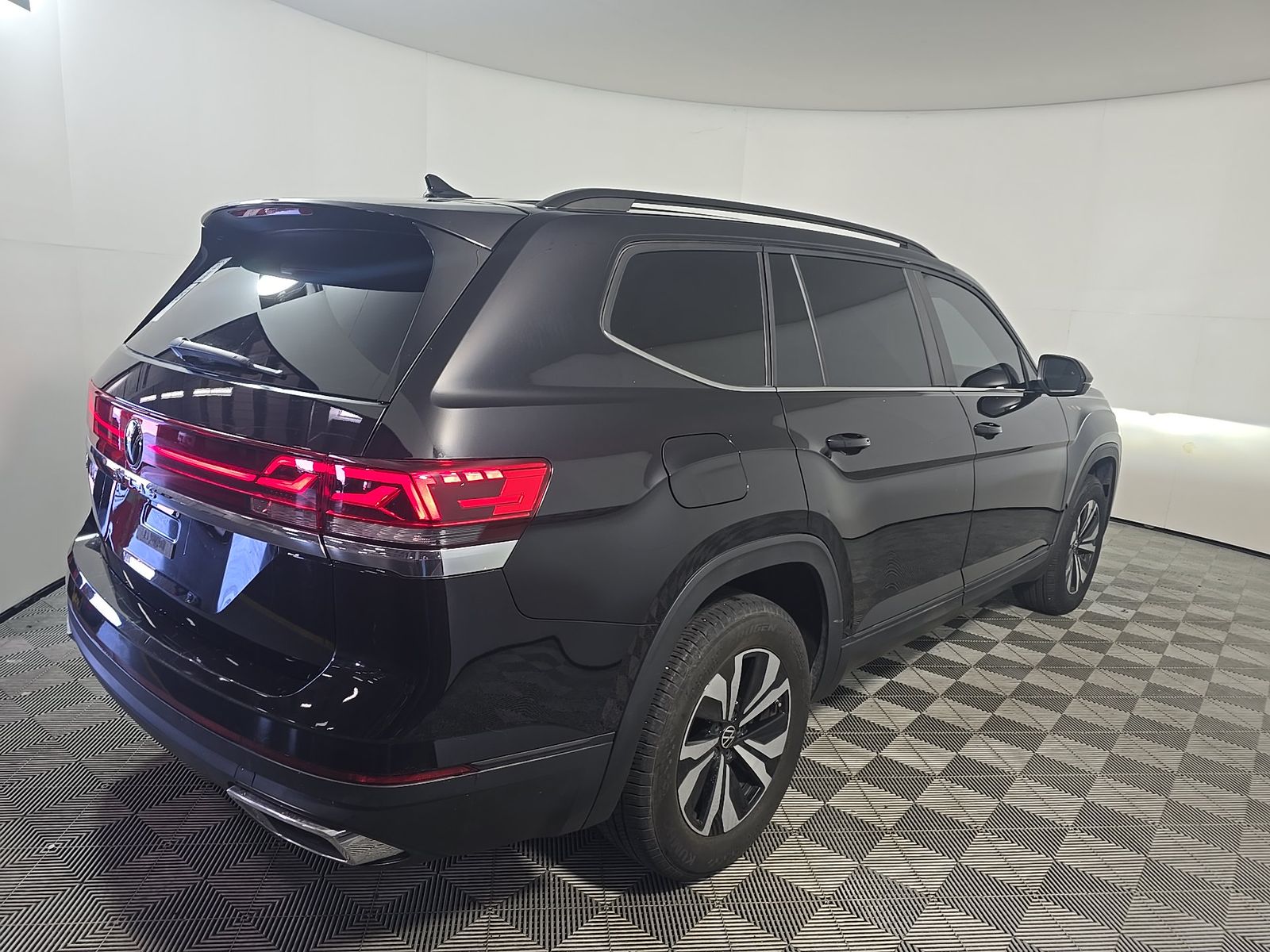 2024 Volkswagen Atlas 2.0T SE FWD