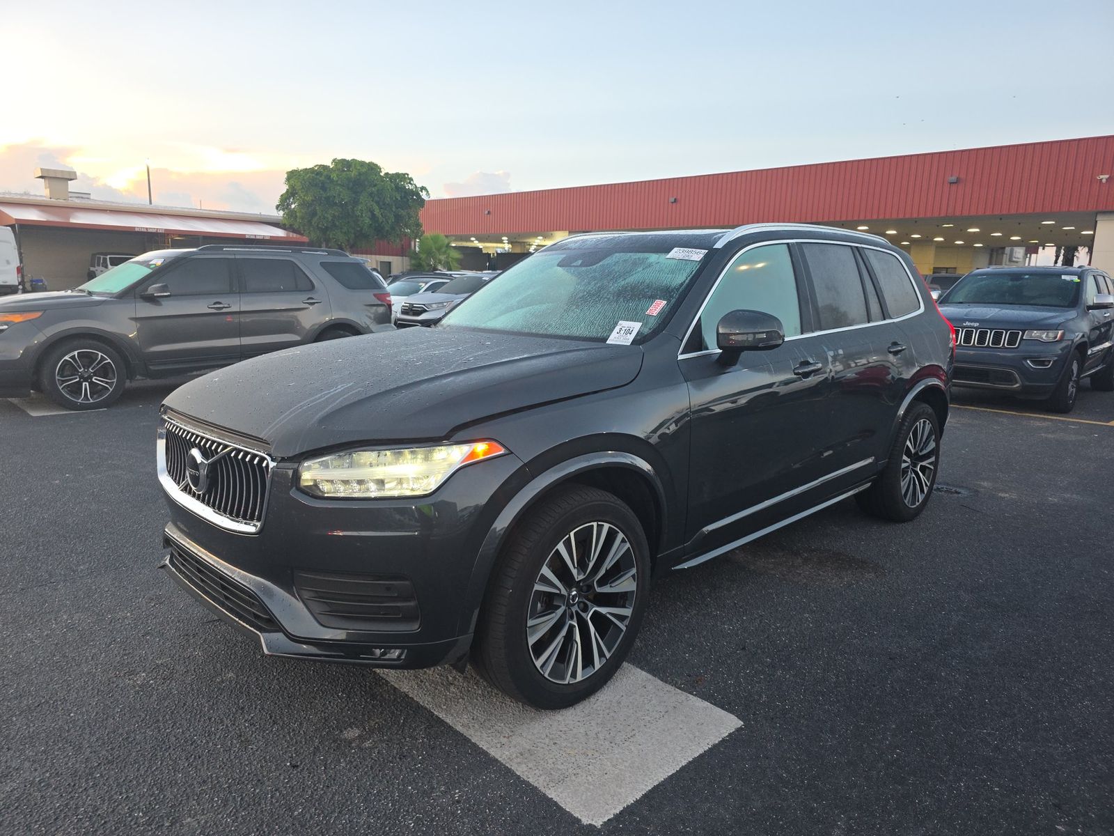 2022 Volvo XC90 T6 Momentum AWD