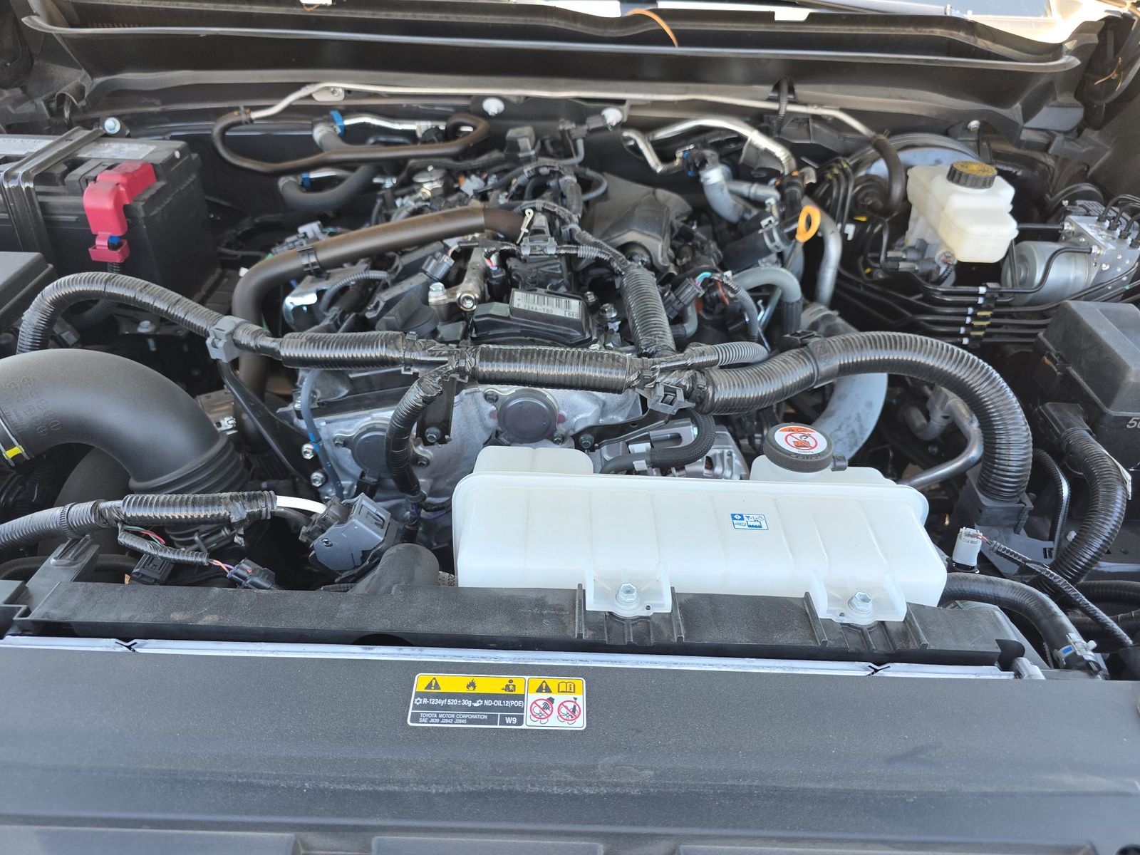 2026 Toyota Tacoma SR5 AWD