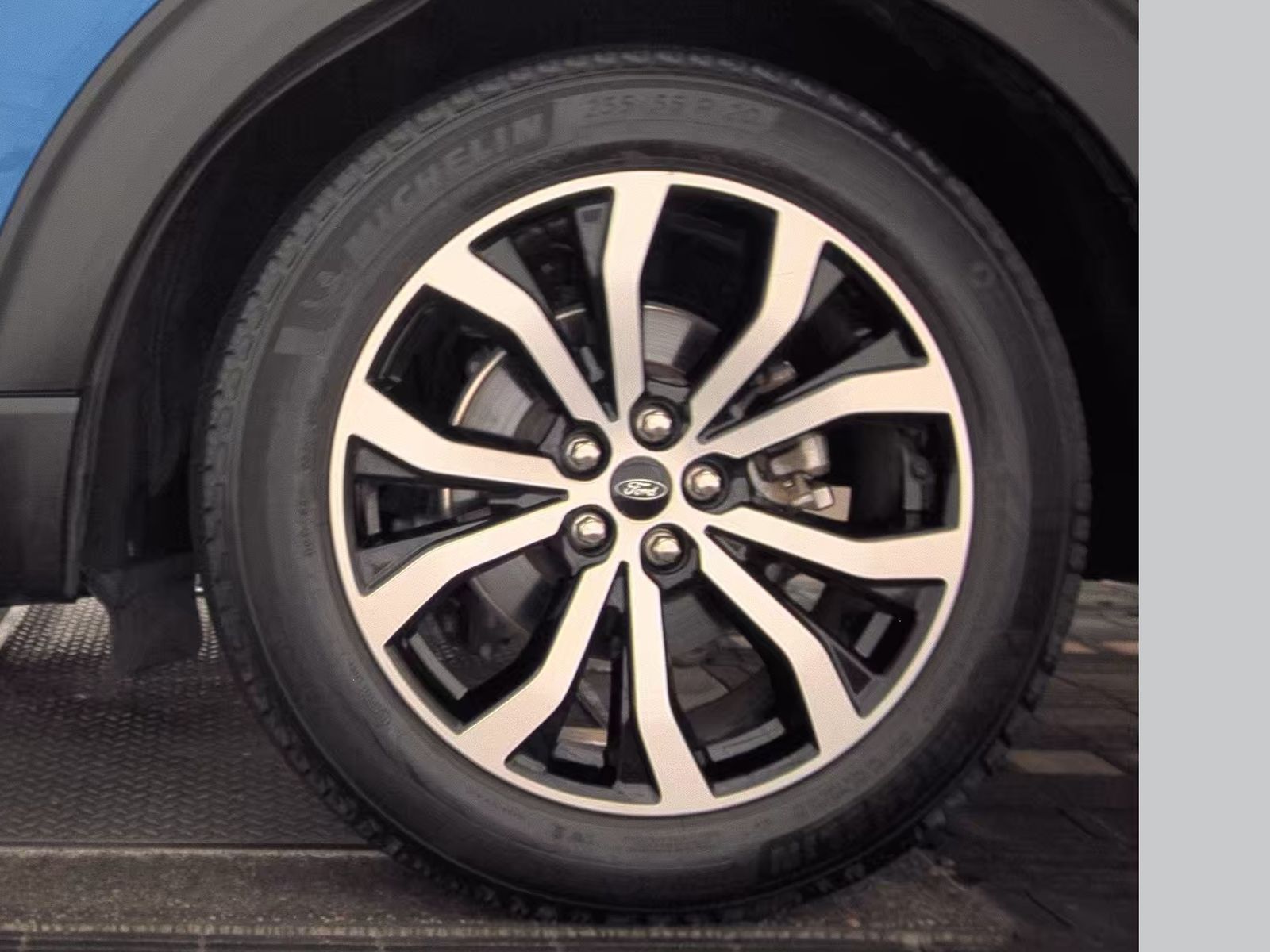 2022 Ford Explorer ST-Line FWD