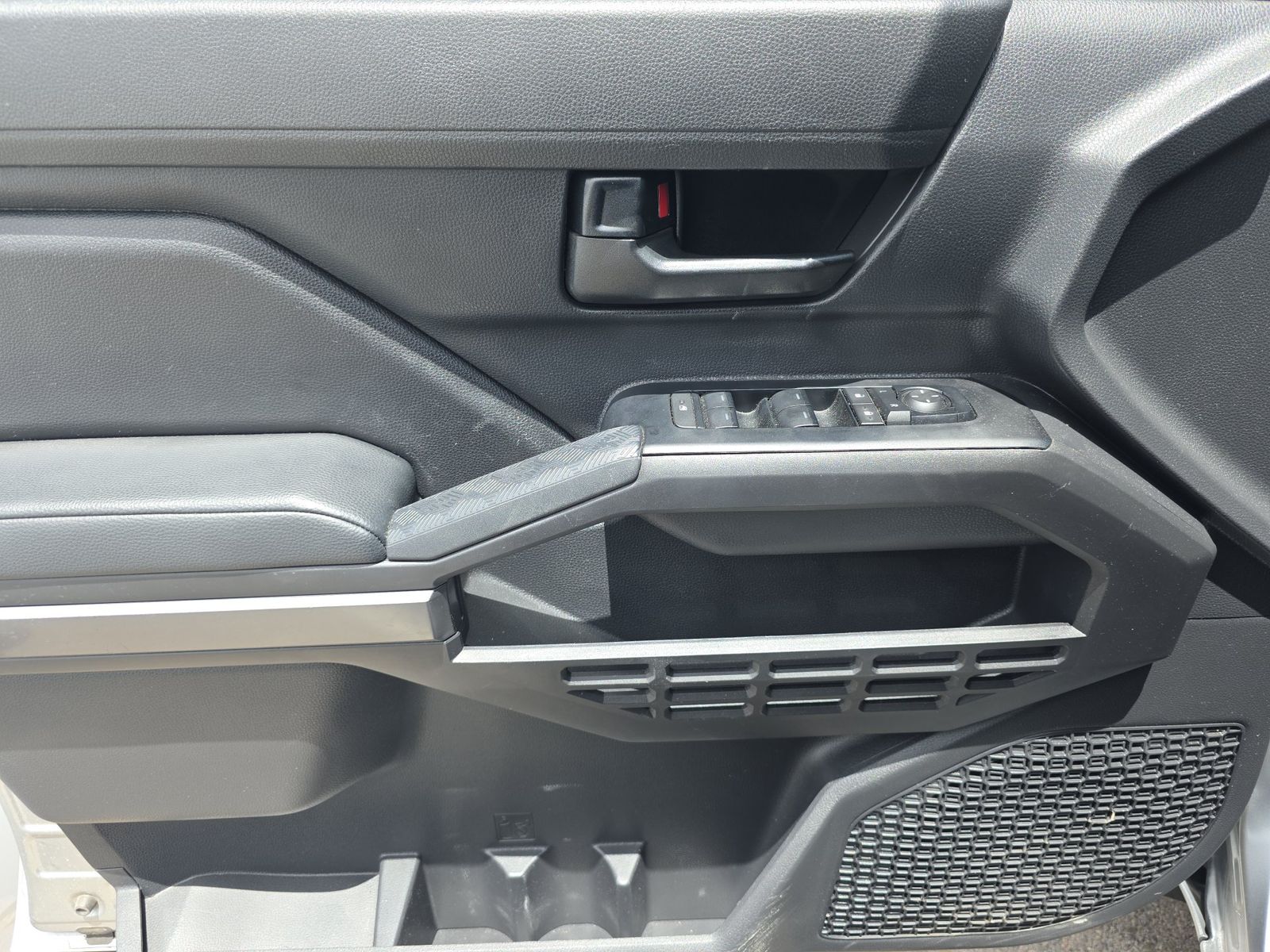 2025 Toyota Tacoma SR5 AWD