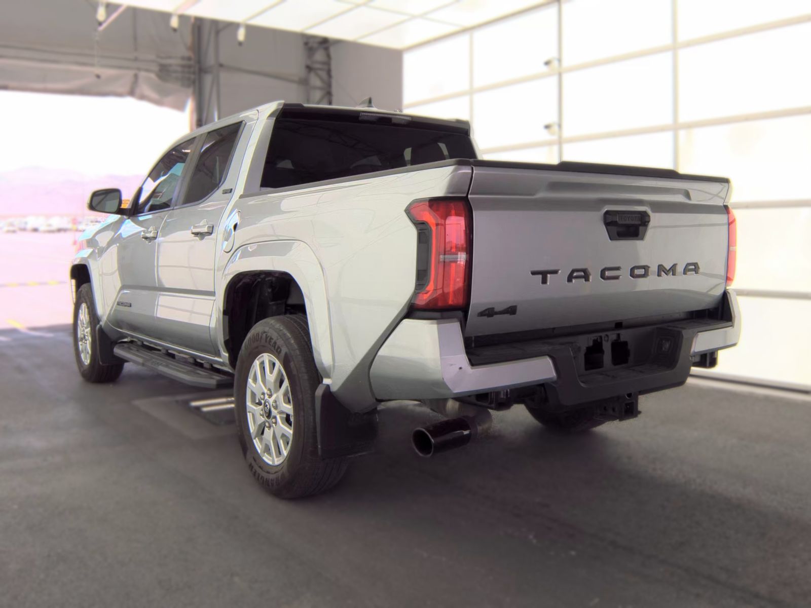 2025 Toyota Tacoma SR5 AWD