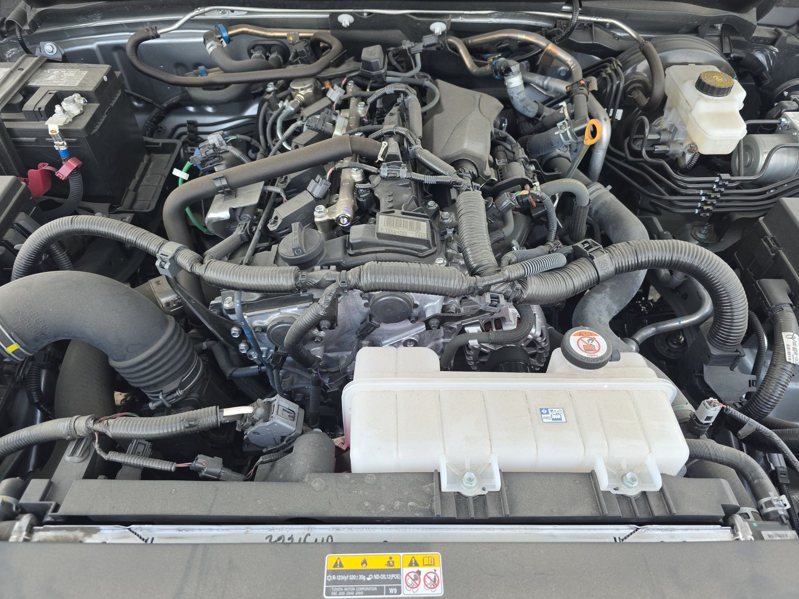 2025 Toyota Tacoma SR5 AWD