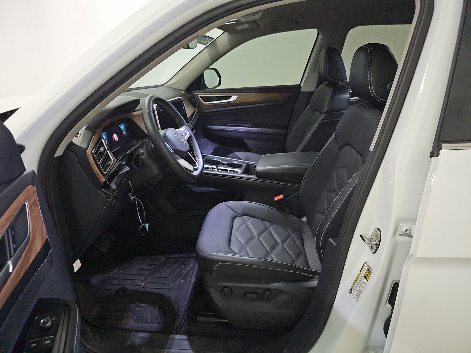 2024 Volkswagen Atlas 2.0T SE FWD