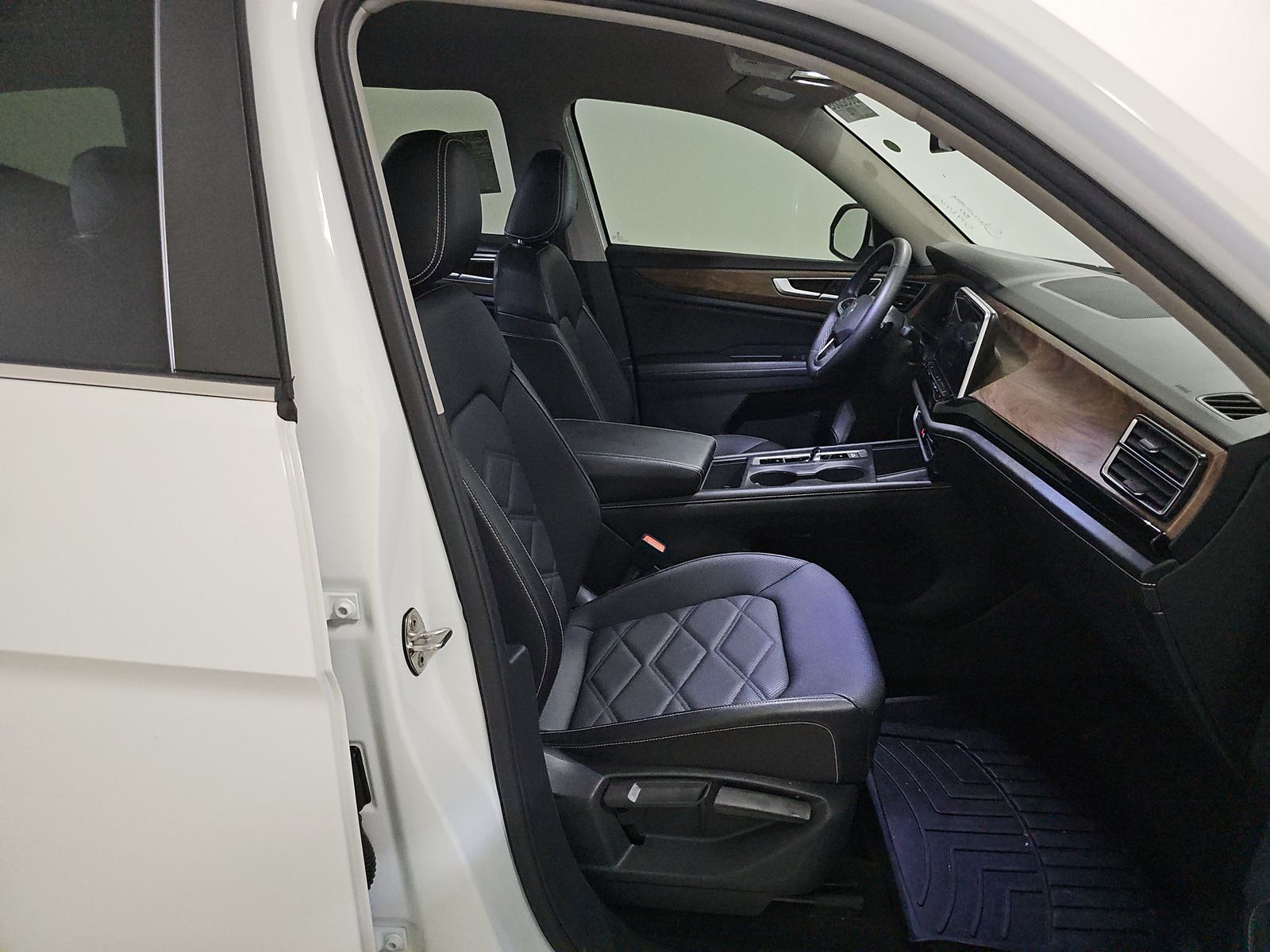 2024 Volkswagen Atlas 2.0T SE FWD