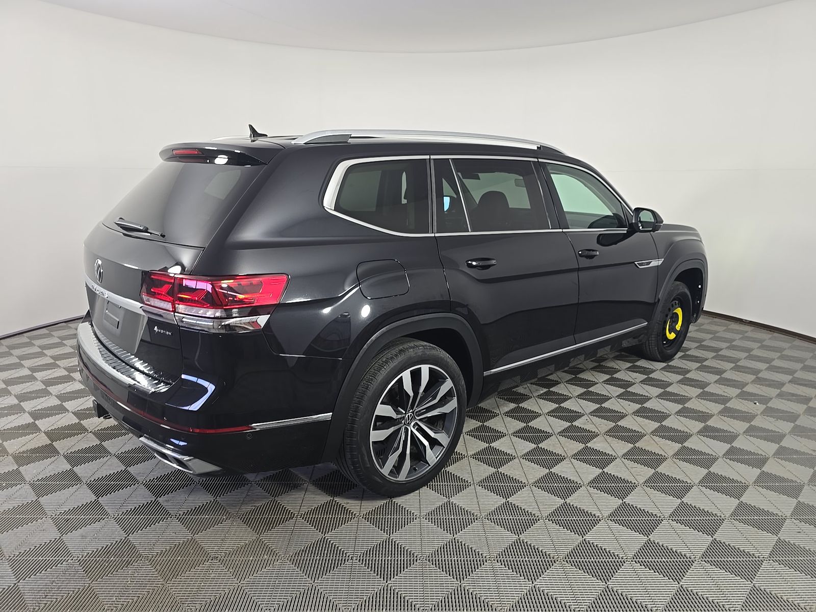 2023 Volkswagen Atlas 3.6L SEL Premium R-Line AWD