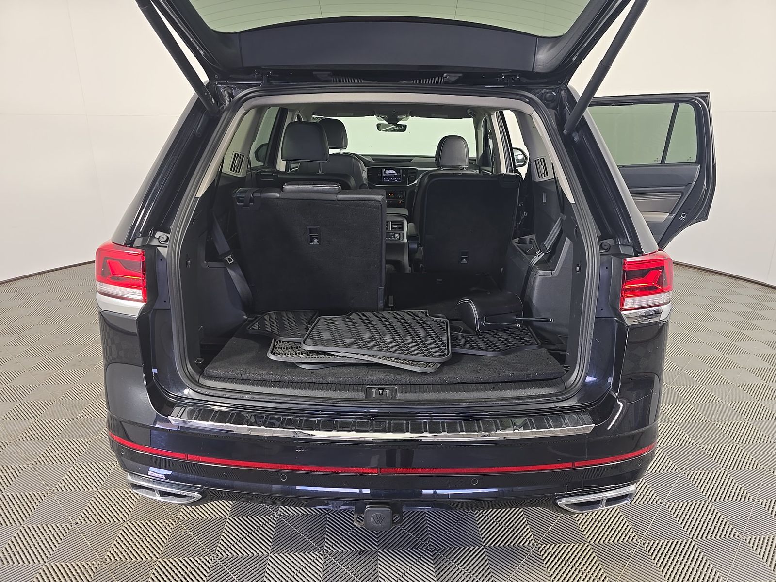 2023 Volkswagen Atlas 3.6L SEL Premium R-Line AWD