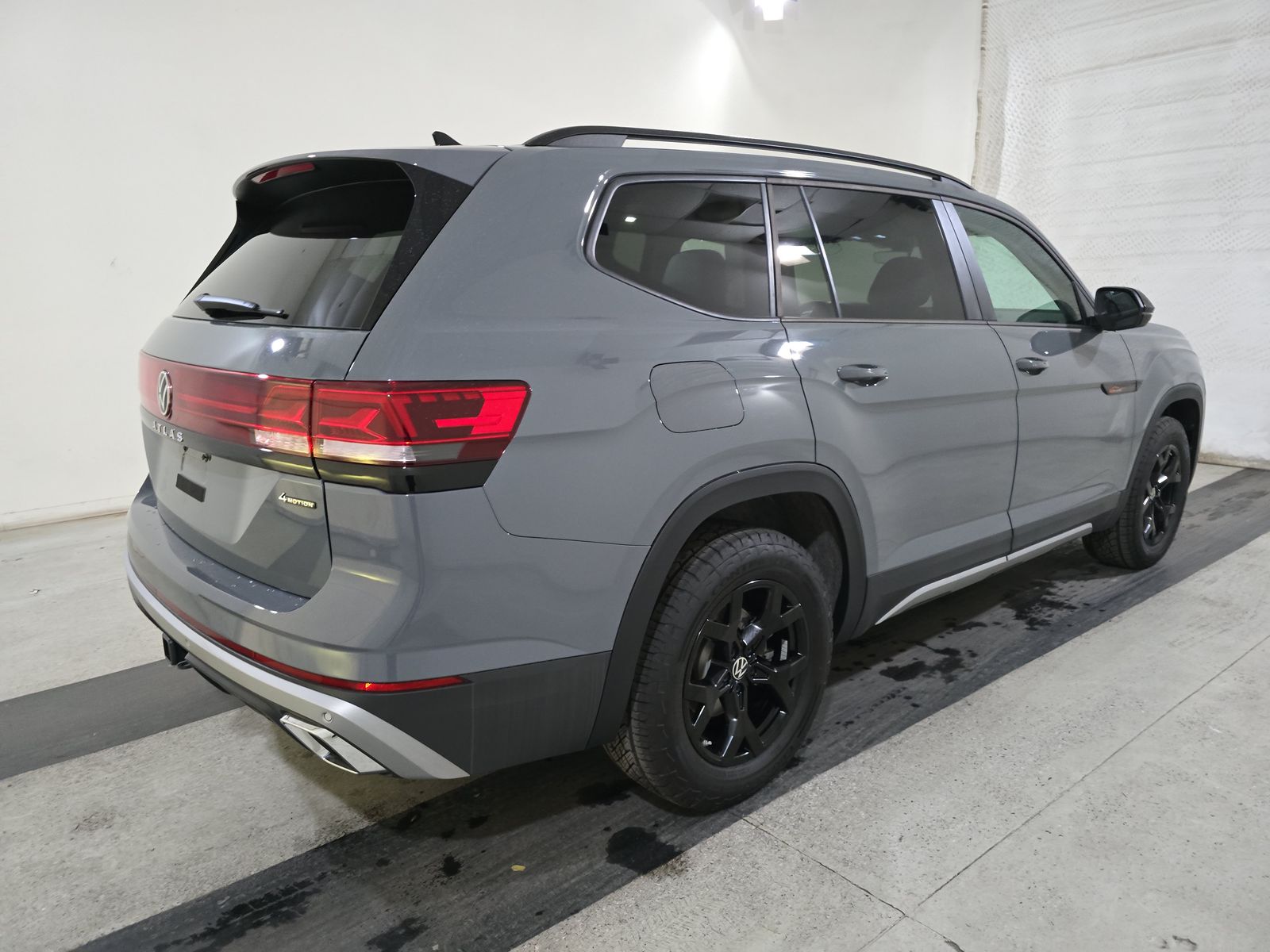 2024 Volkswagen Atlas 2.0T Peak Edition SE AWD